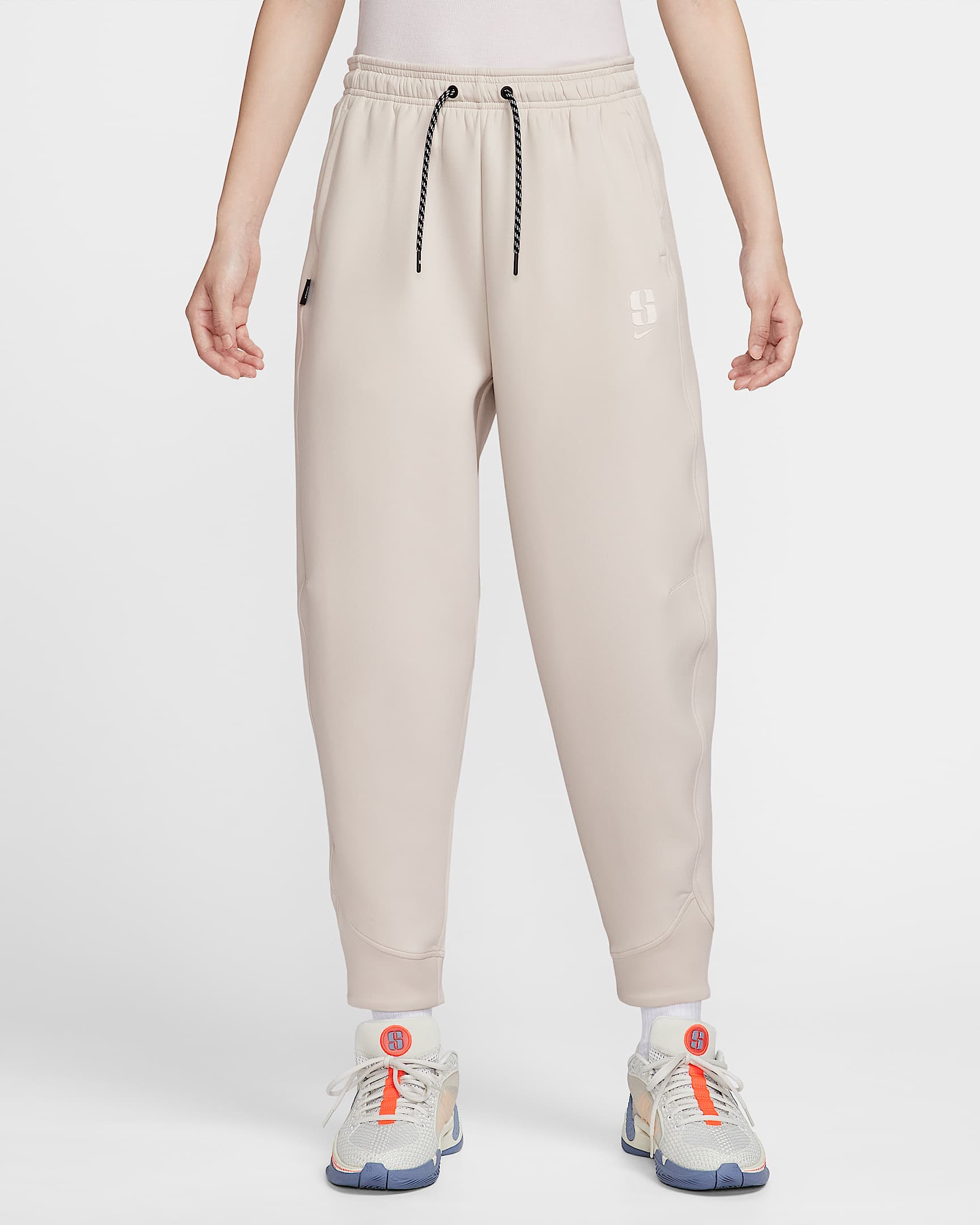 Sabrina Dri-FIT 萨布丽娜女子速干宽松篮球长裤 - 浅土褐/水洗珊瑚红/帆白
