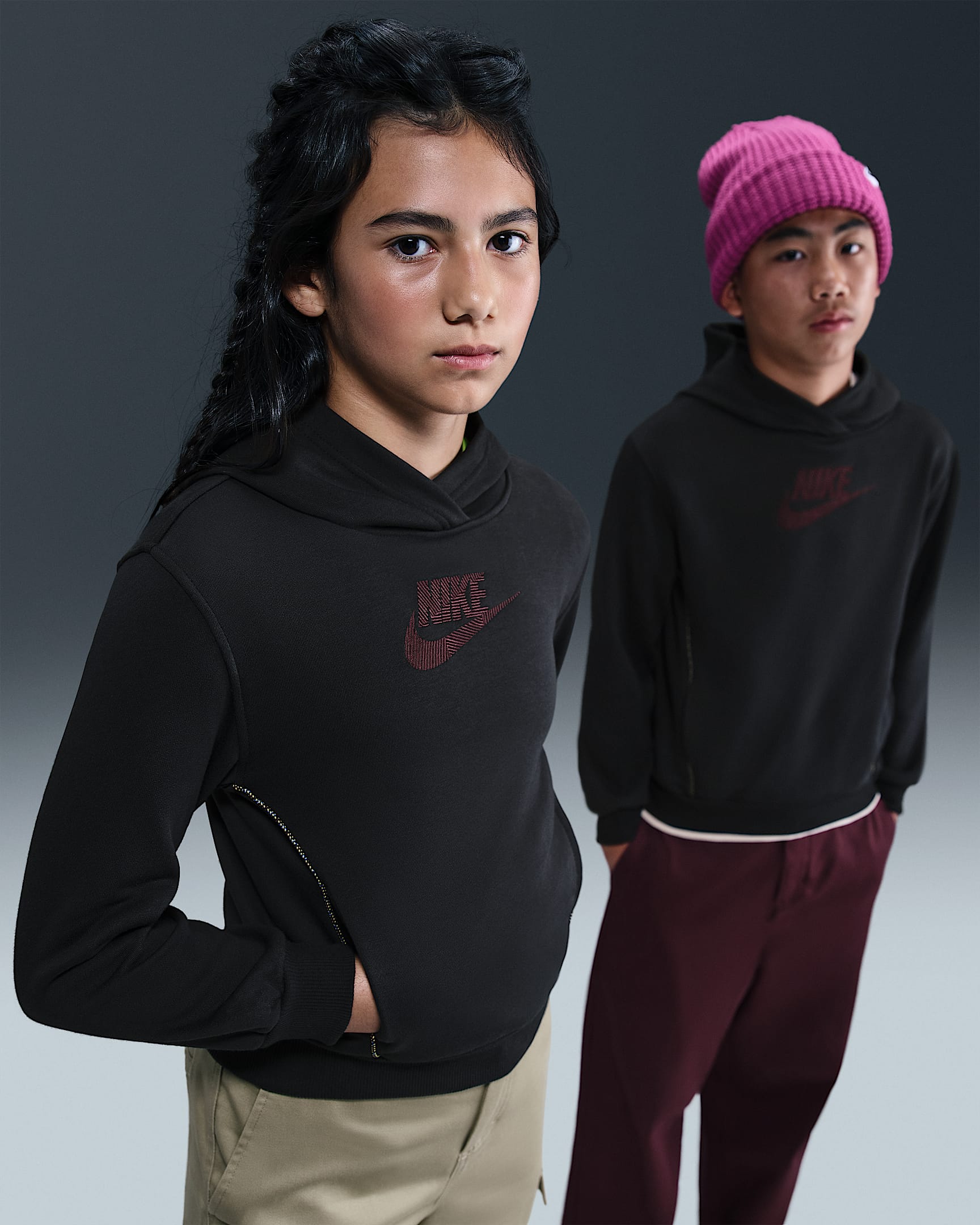 Nike Sportswear Club 大童法式毛圈连帽衫 - 黑/鲜亮勃艮第酒红