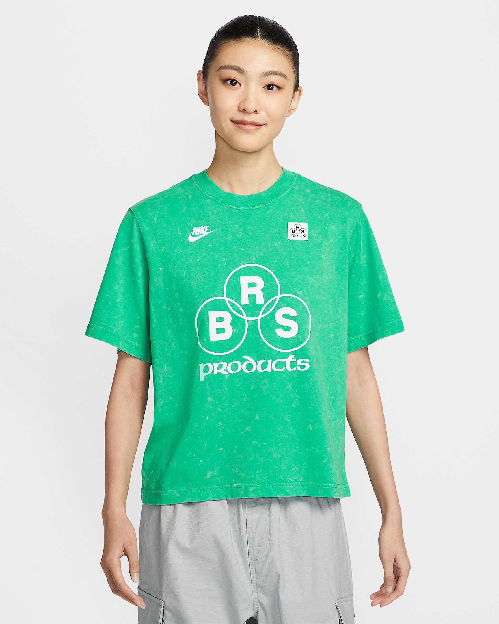 Nike Sportswear 女子T恤 - 体育场绿