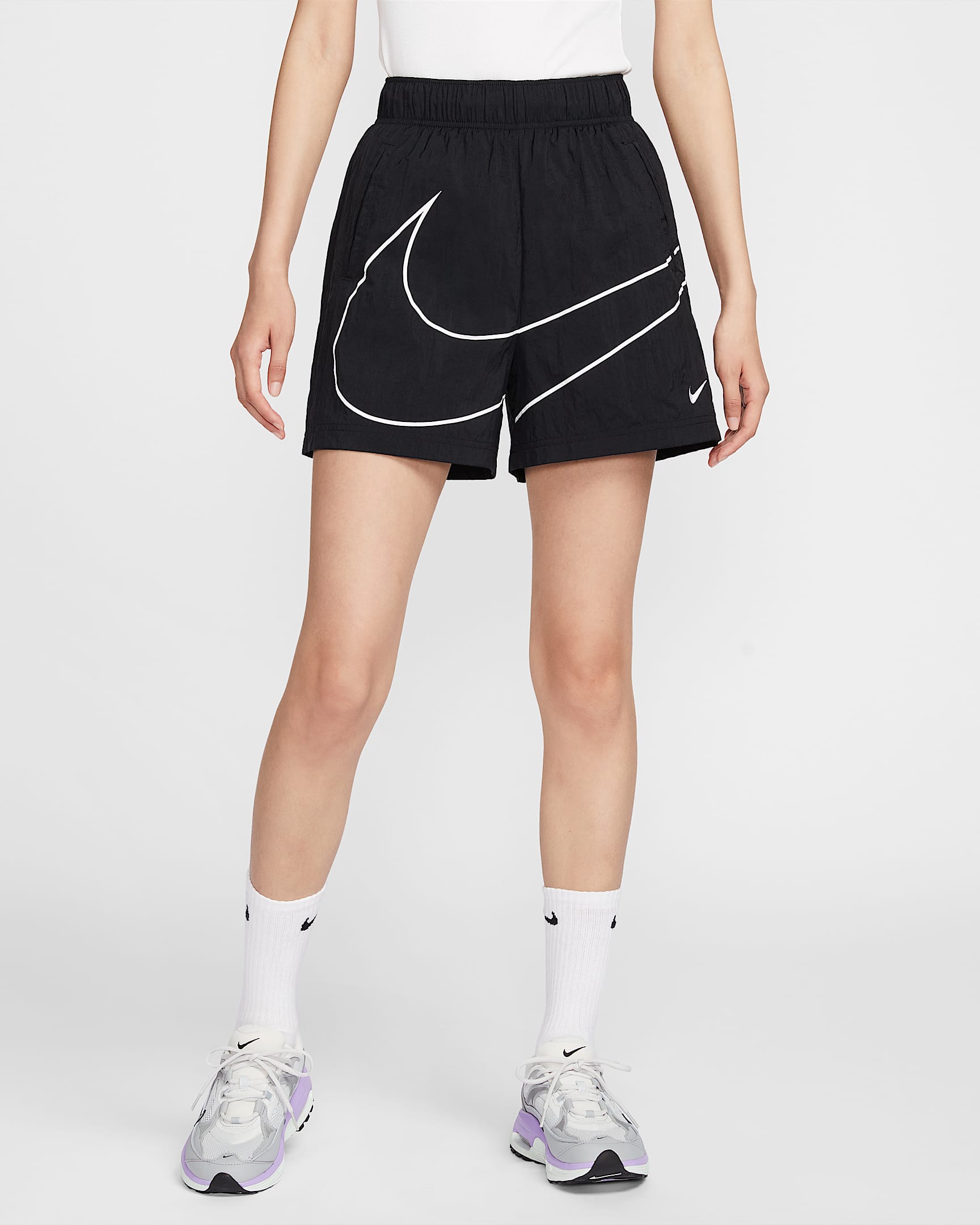 Nike Sportswear Essential 女子梭织短裤 - 黑
