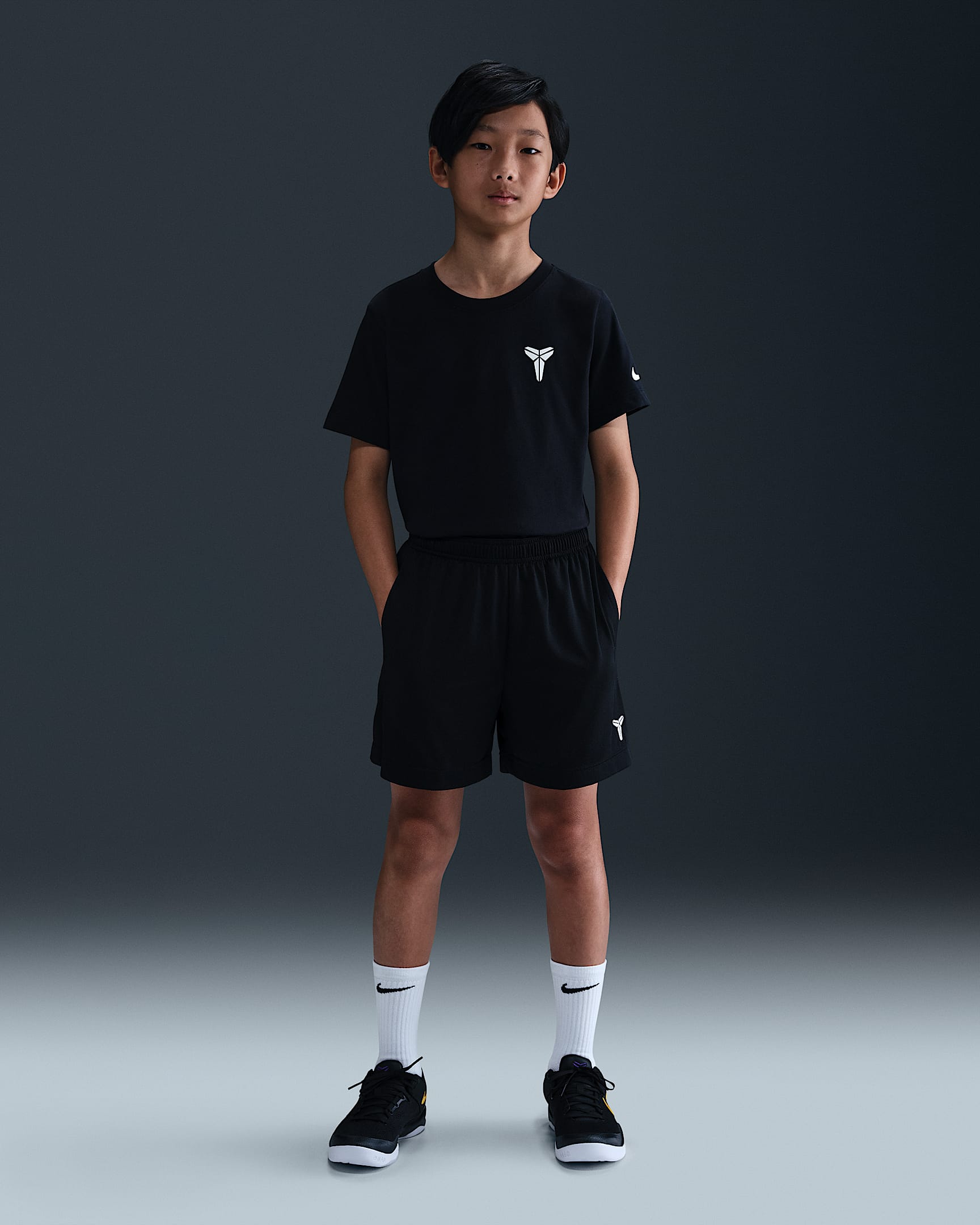 Kobe Dri-FIT 科比大童速干短裤 - 黑/黑/白色