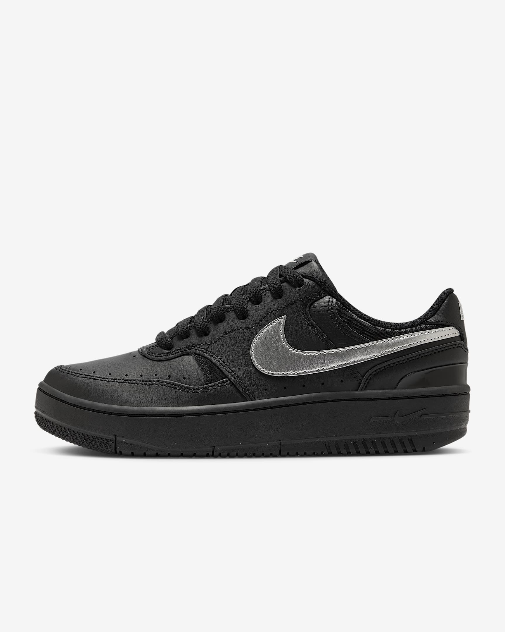 Nike Gamma Force 女子厚底运动鞋 - 黑/金属银