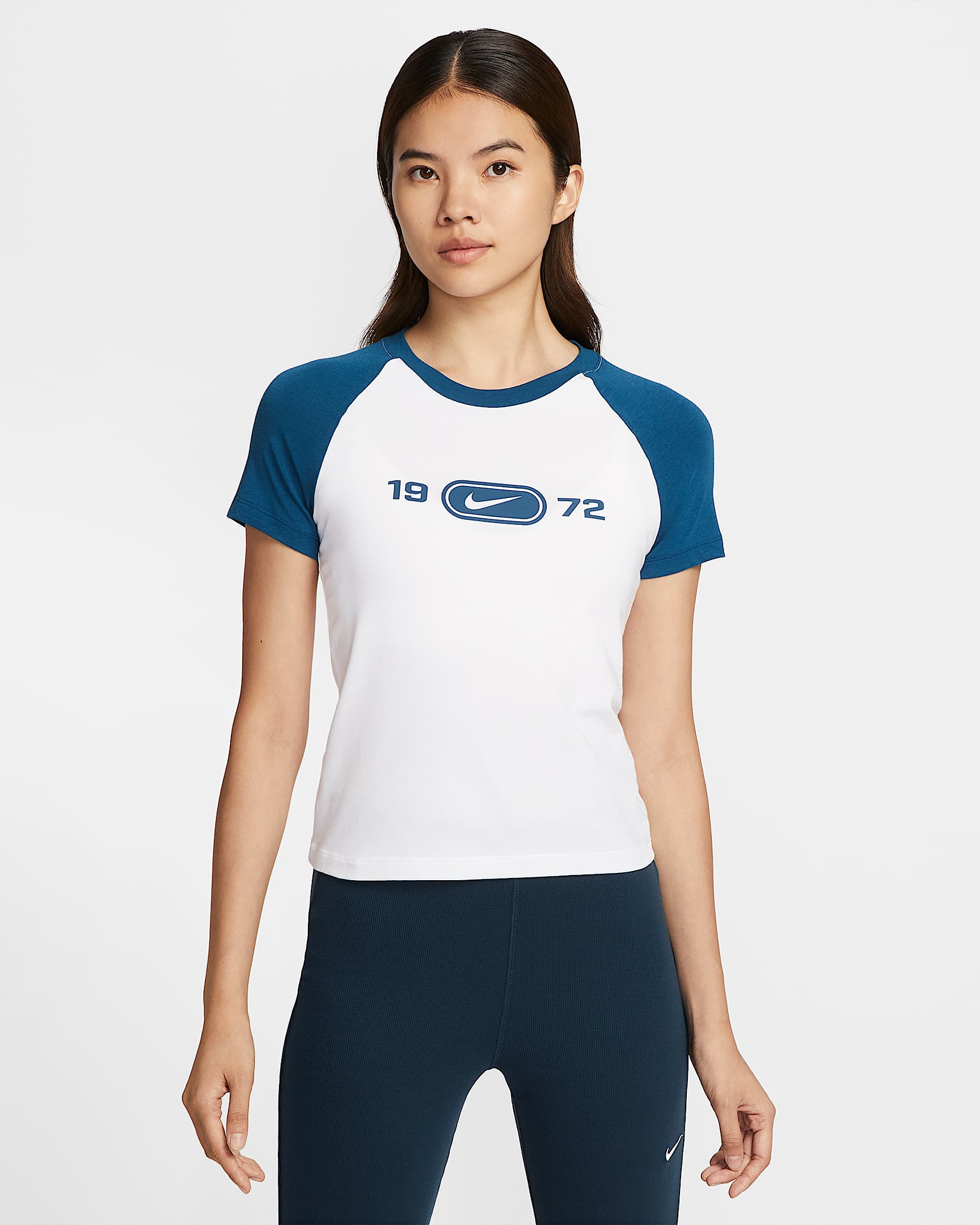 Nike Sportswear Chill Knit 女子修身版型印花T恤 - 白色/力量蓝 (活力蓝)