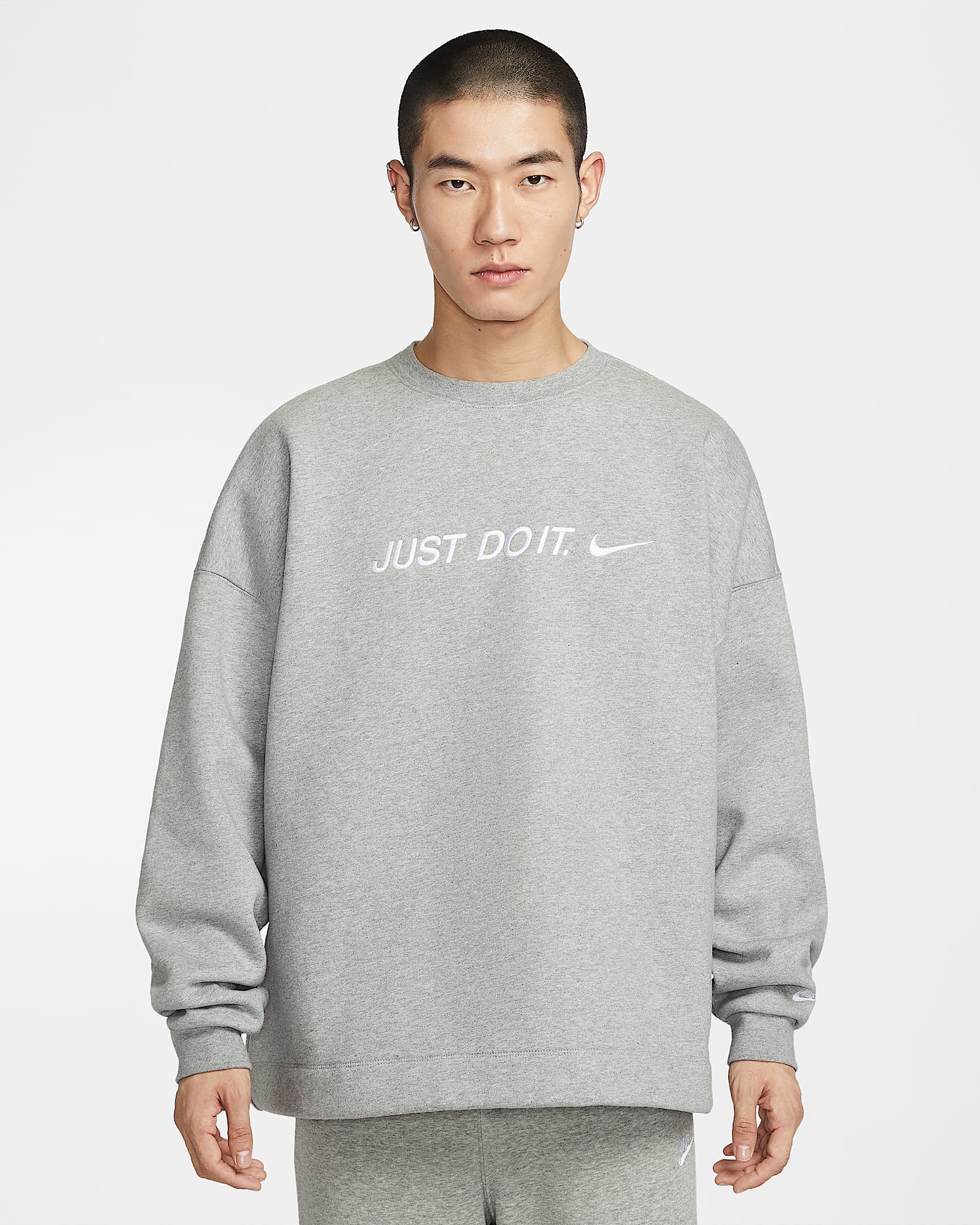 Nike Sportswear Club 男子 Oversize 风加绒圆领运动衫 - 调色暗灰/白色
