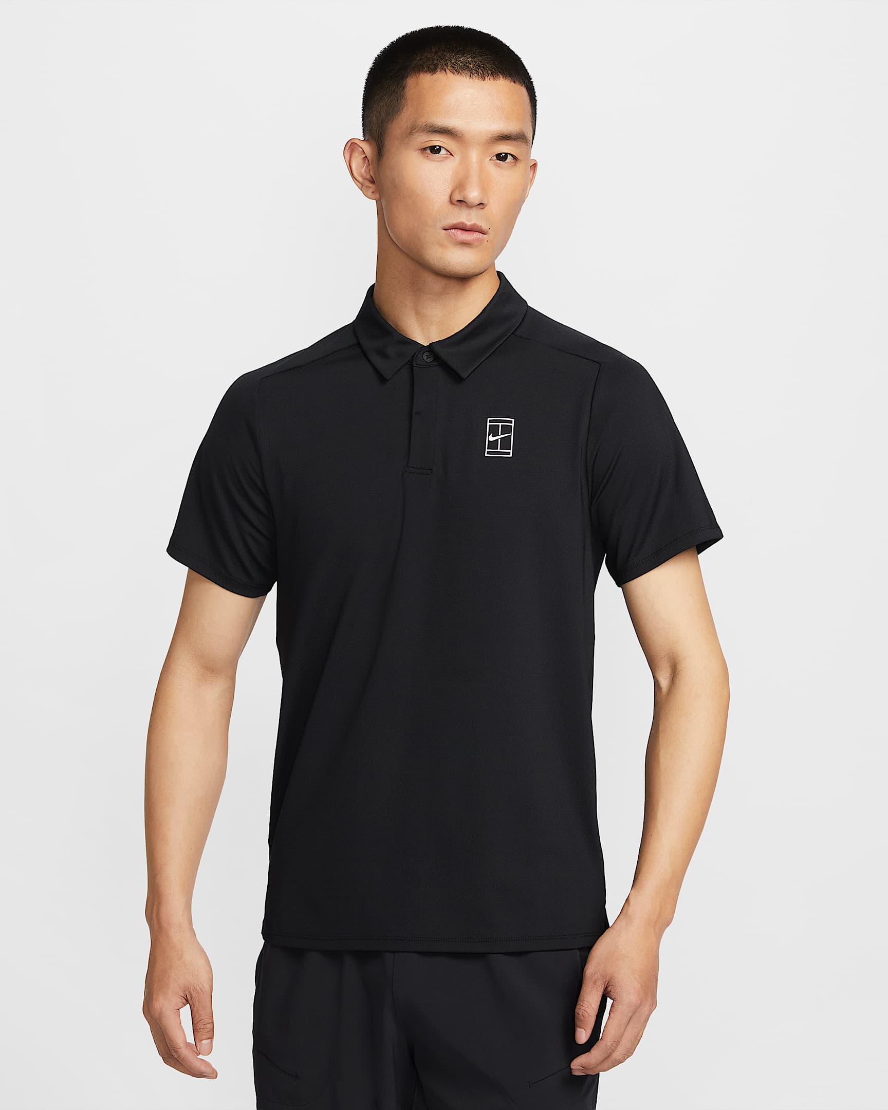 NikeCourt Advantage Dri-FIT 男子速干网球翻领T恤 - 黑/白色/白色