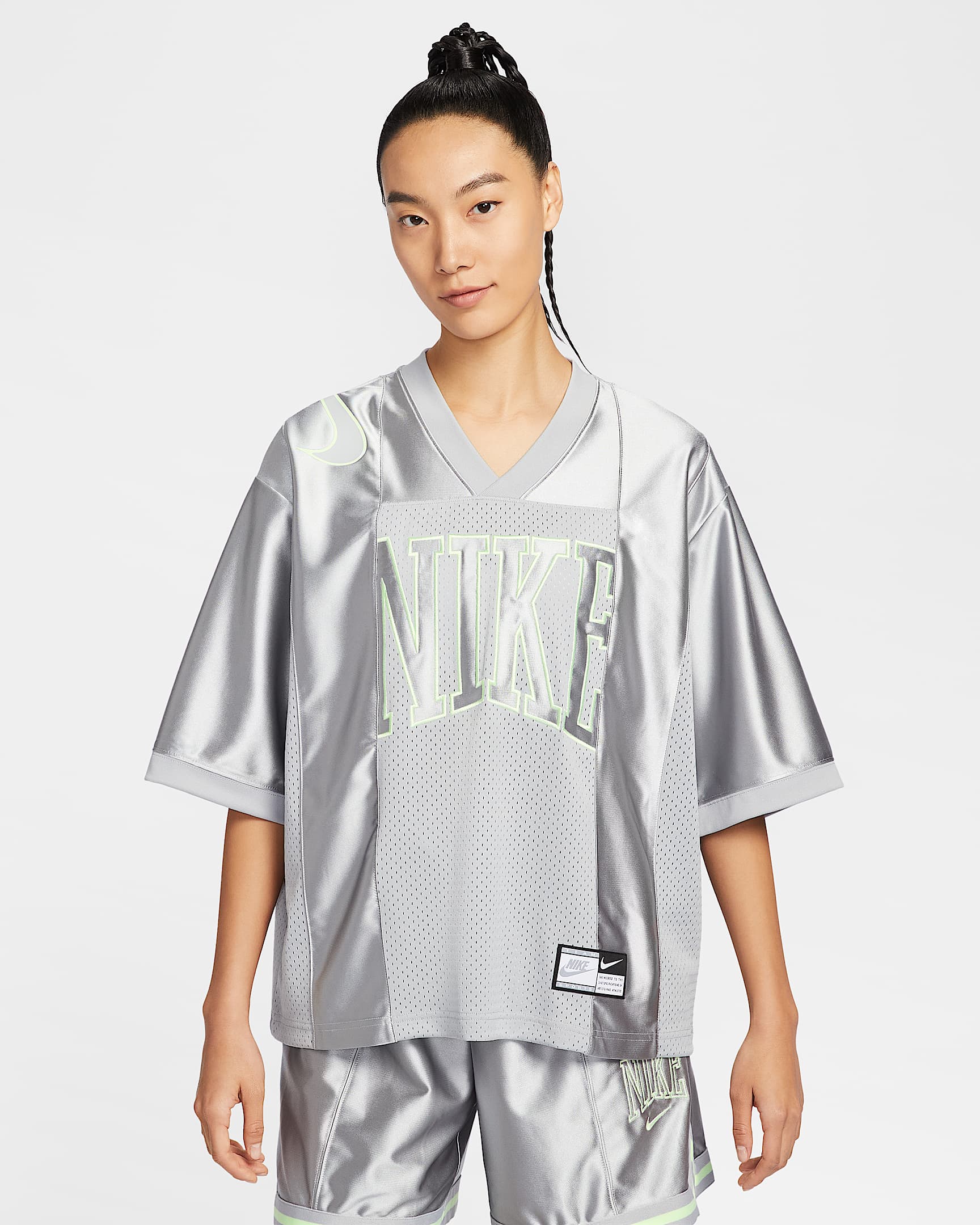 Nike Sportswear Street 女子 Oversize 风短袖图案球衣 - 浅烟灰/微黄绿