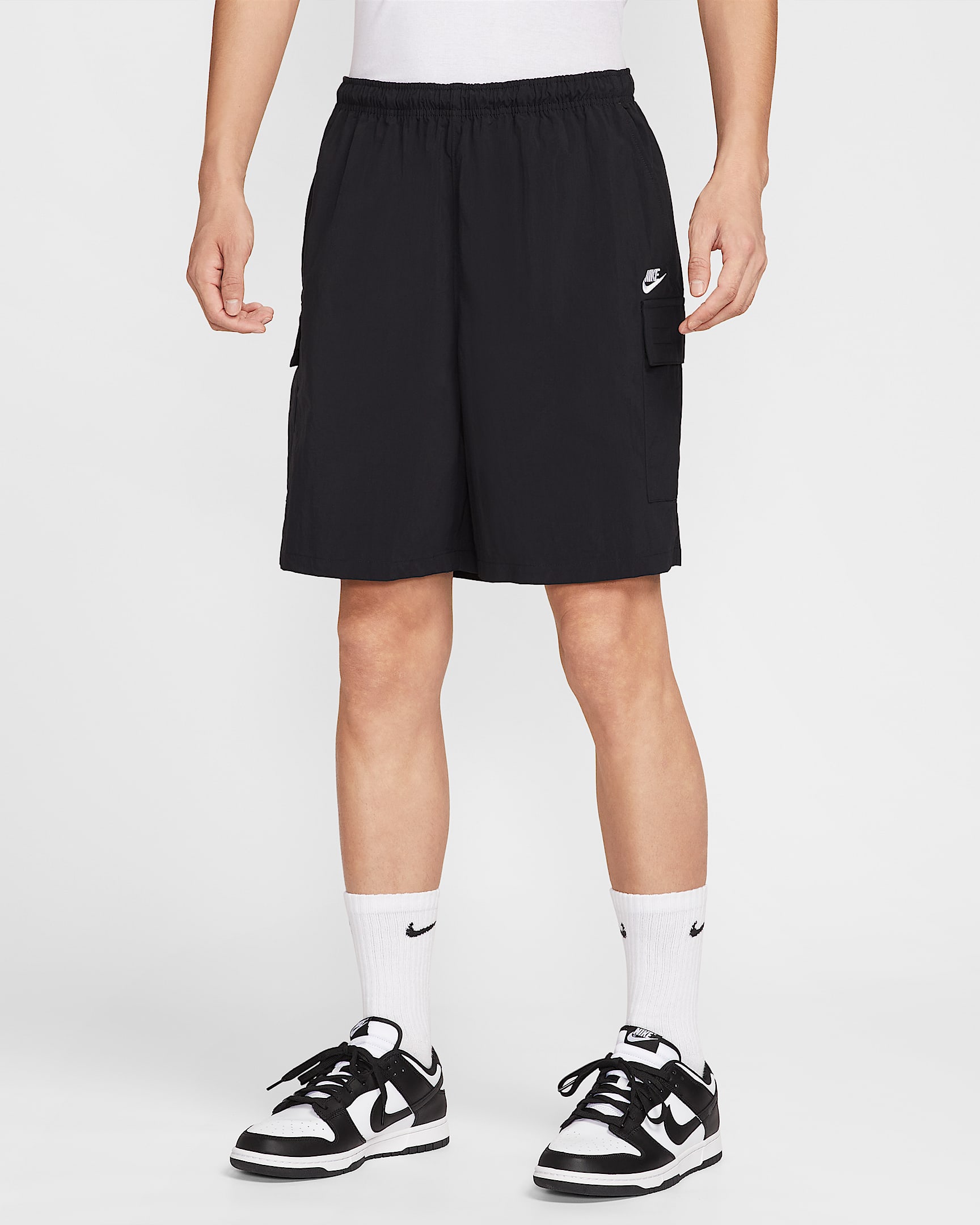 Nike Sportswear Club 男子机能风短裤 - 黑/白色