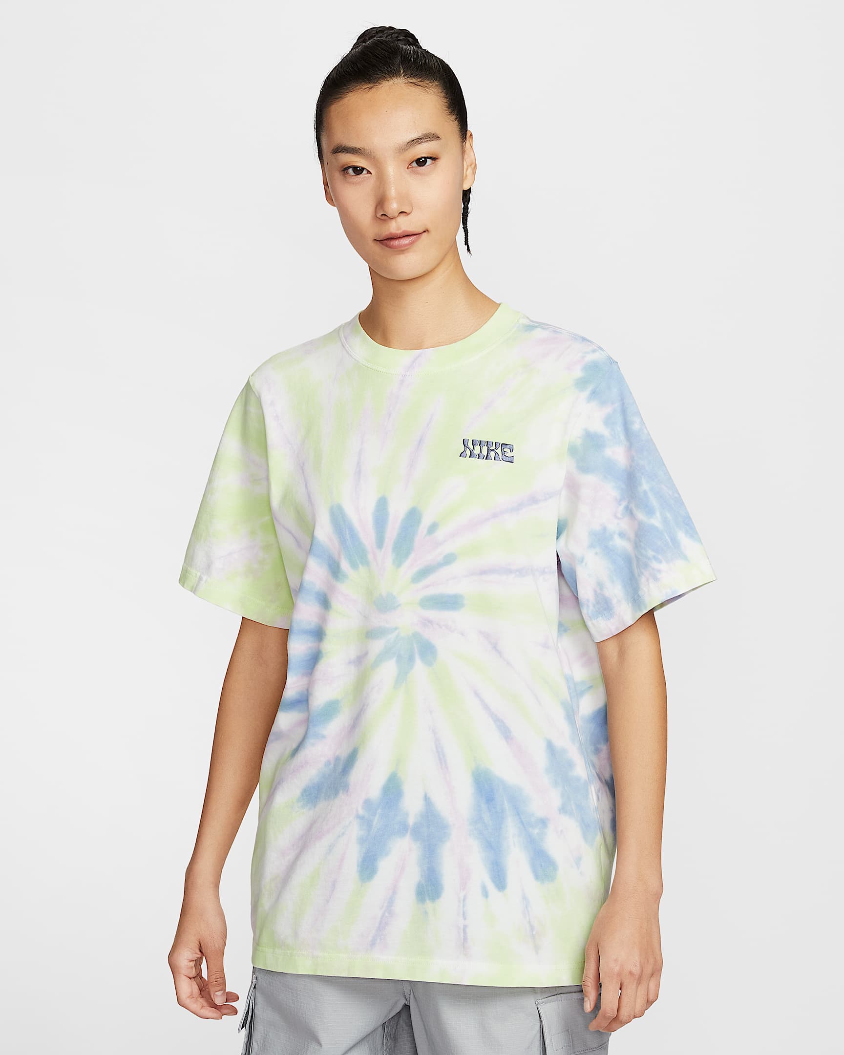 Nike Sportswear 夏日轻醒系列女子扎染风T恤 - 微黄绿