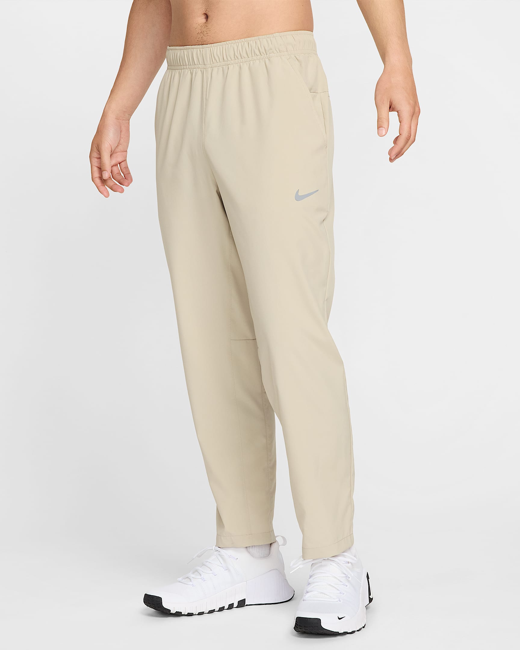 Nike Form Dri-FIT 男子百搭直筒版型透气速干长裤 - 沙漠卡其/黑