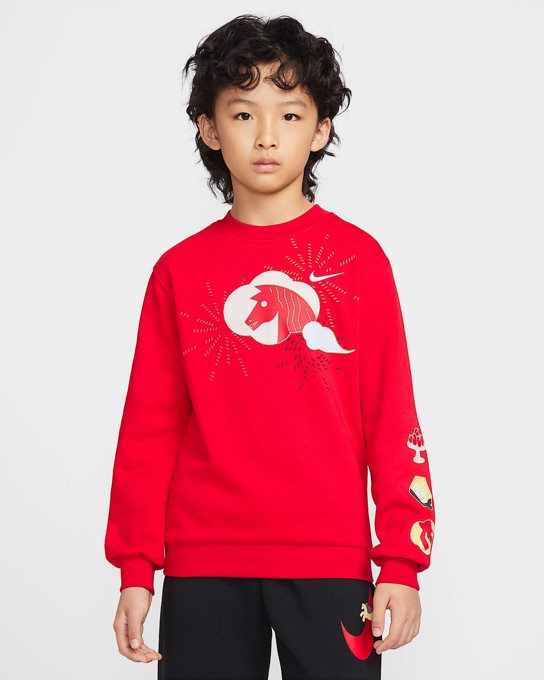 Nike Sportswear Club Fleece 马年限定脱缰系列新年款大童圆领加绒运动衫 - 大学红