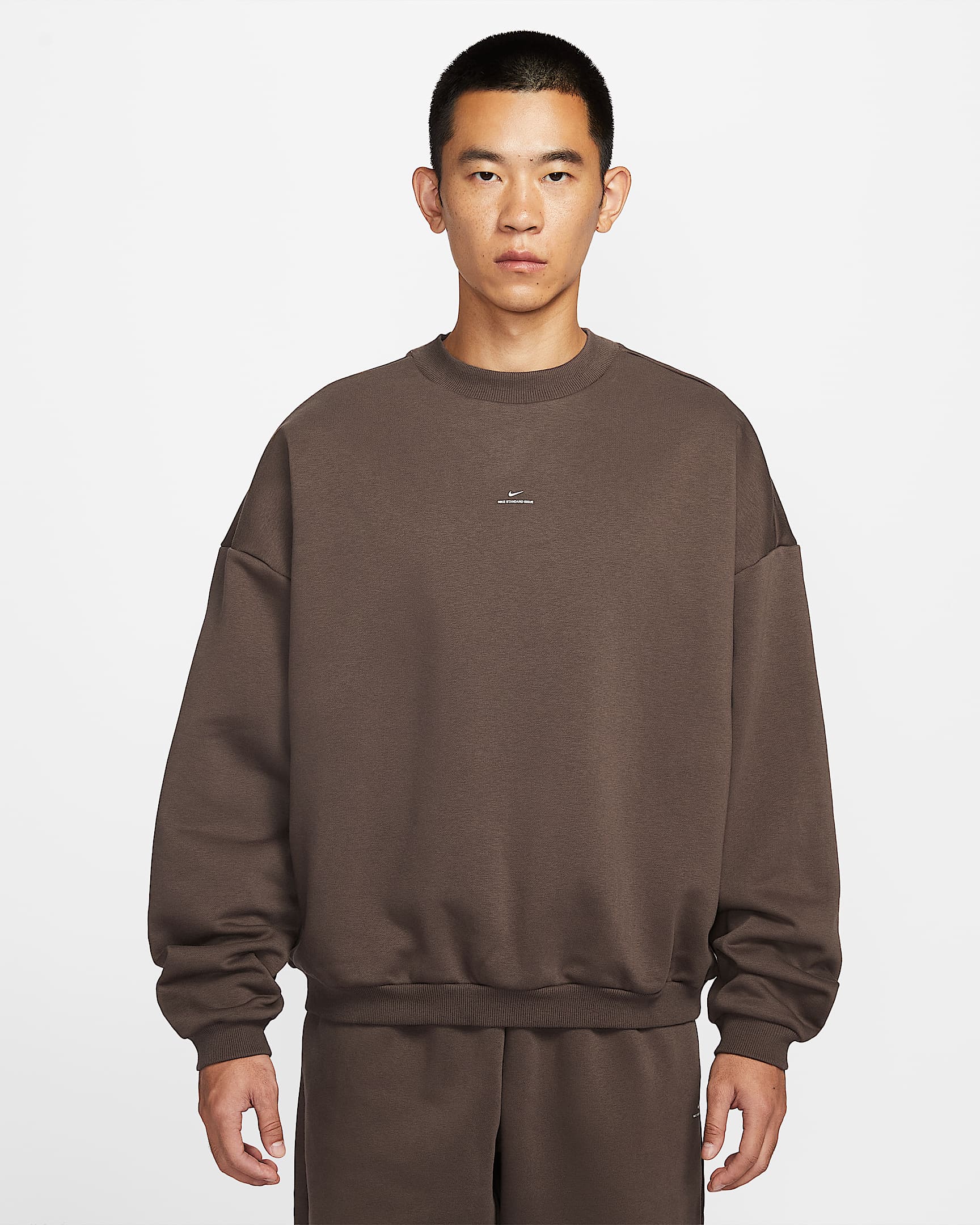 Nike Standard Issue Therma-FIT 男子加绒篮球圆领上衣 - 巴洛克棕/淡象牙白