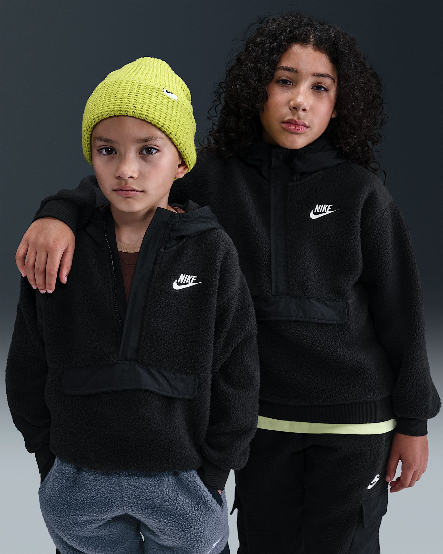 Nike Sportswear Club Fleece 大童仿羊羔绒宽松半长拉链开襟连帽衫 - 黑/黑/白色