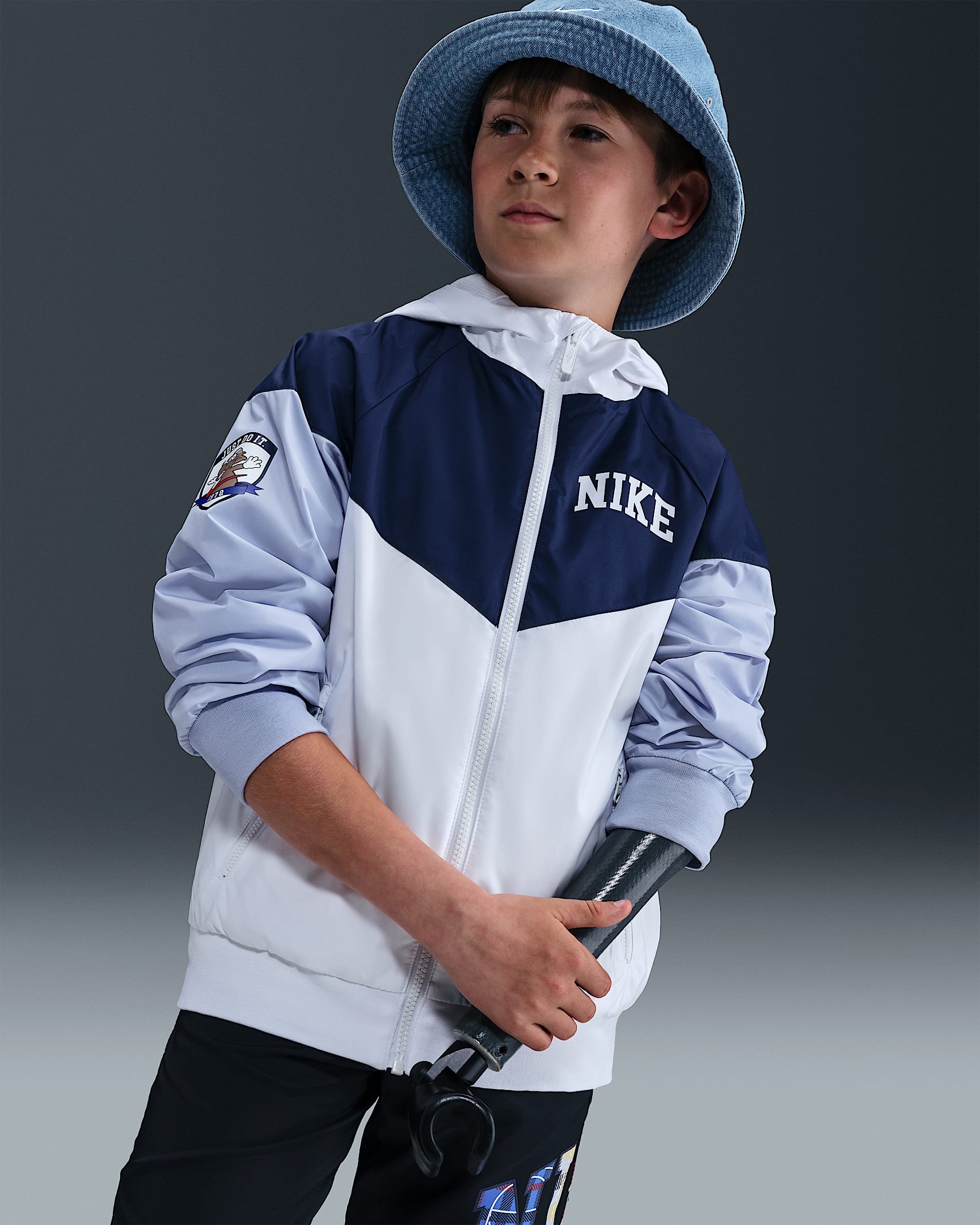 Nike Sportswear Windrunner 大童(男孩)夹克 - 白色