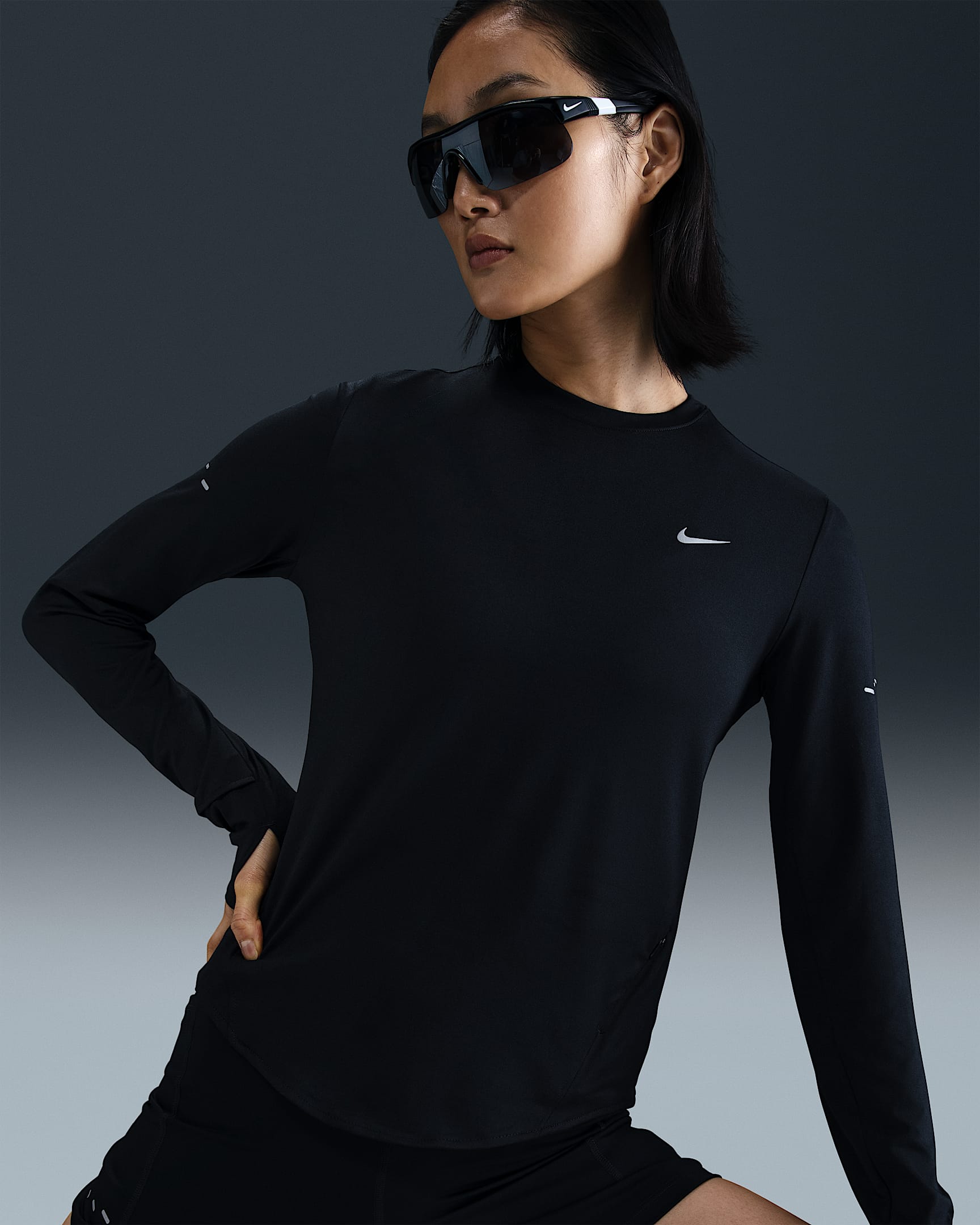 Nike Swift Dri-FIT 女子防晒速干长袖圆领跑步上衣 - 黑