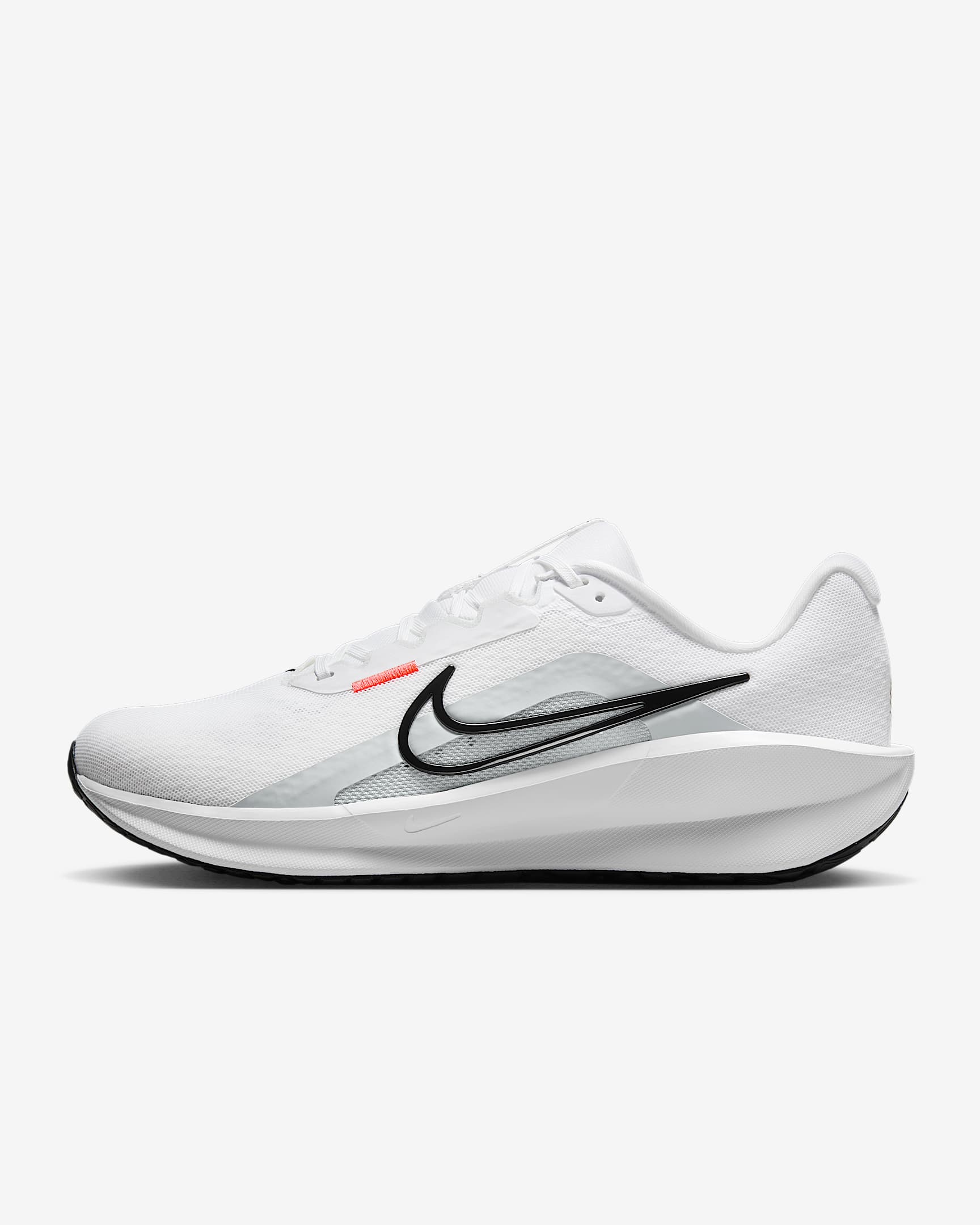 Nike Downshifter 13 男子公路跑步鞋 - 白色/白金色/亮深红/黑