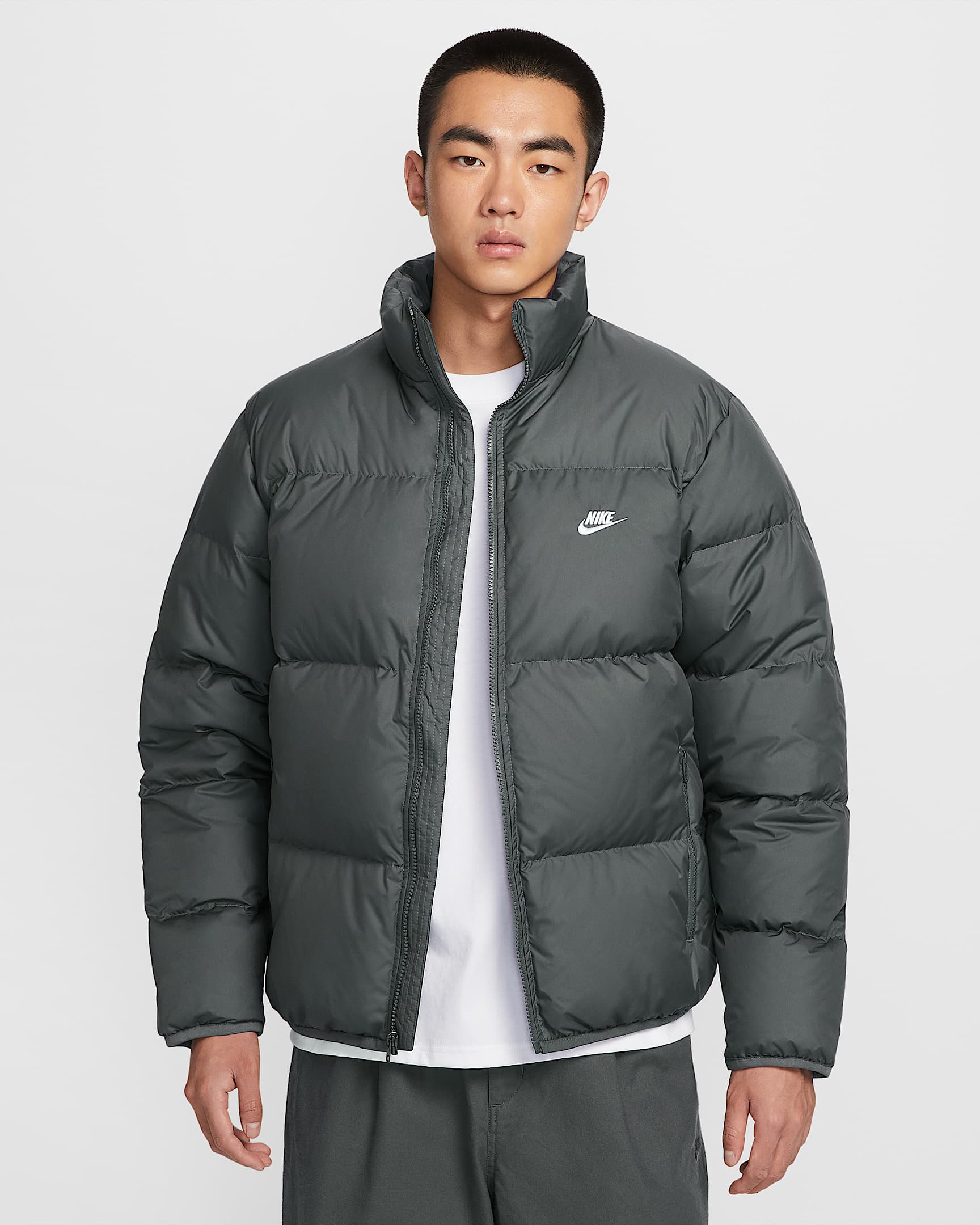 Nike Sportswear Club Therma-FIT 男子拒水羽绒夹克 - 铁灰/白色