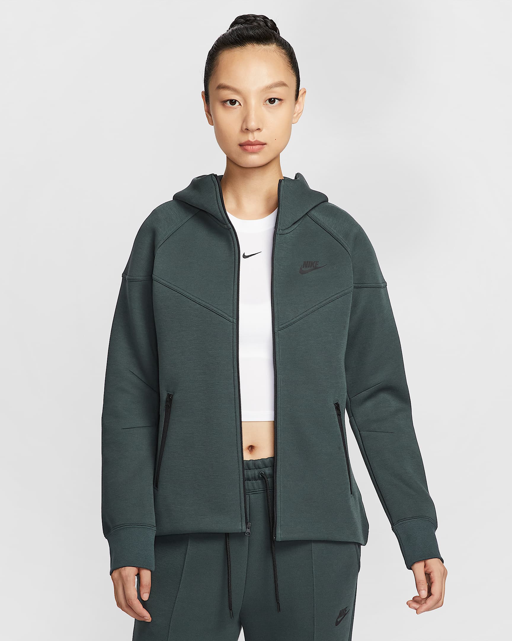 Nike Sportswear Tech Fleece Windrunner 风行者系列女子全长拉链开襟连帽衫 - 海藻绿/黑
