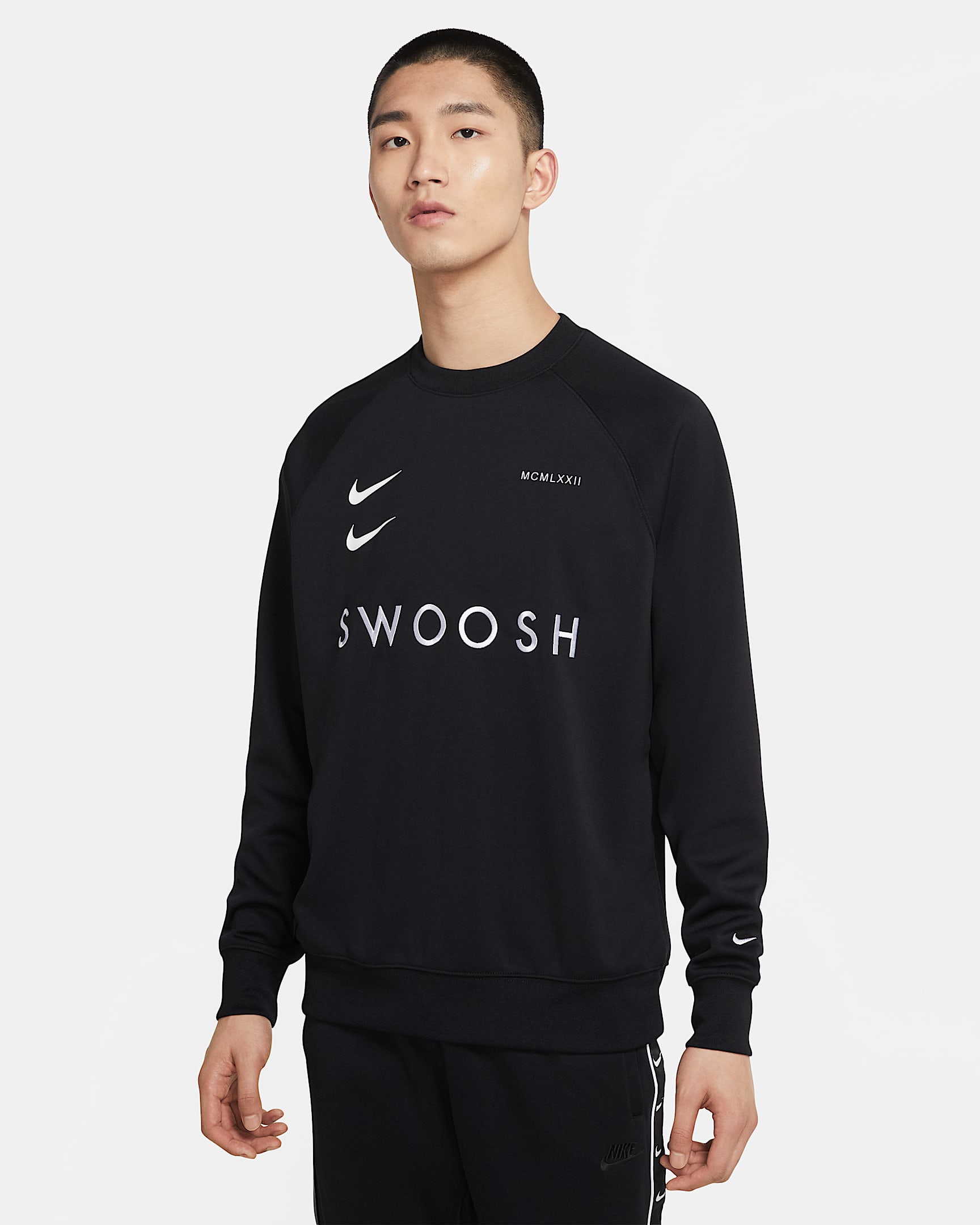 Nike Sportswear Swoosh 男子圆领上衣 - 黑/白色