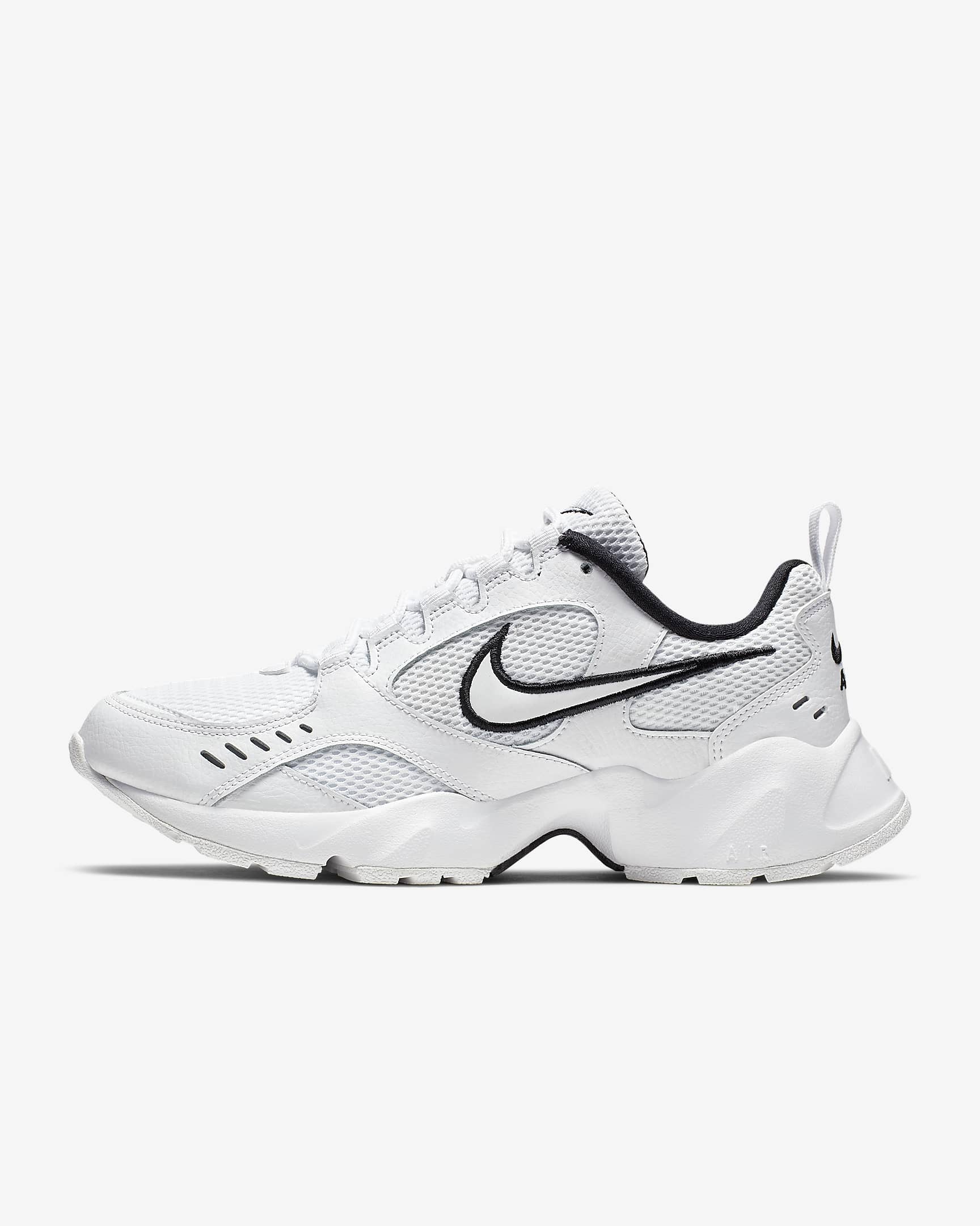 Nike Air Heights 女子运动鞋老爹鞋 - 白色/黑/白色