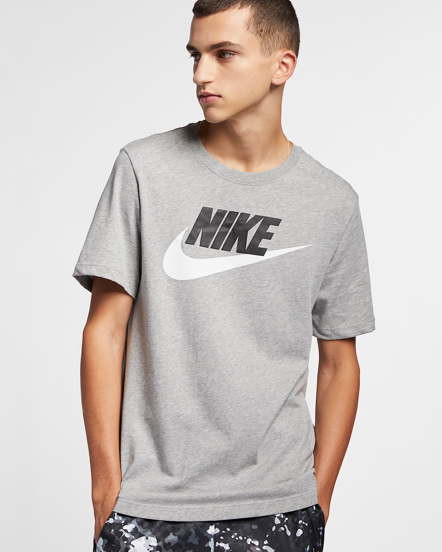 Nike Sportswear 男子T恤 - 调色暗灰/黑/白色