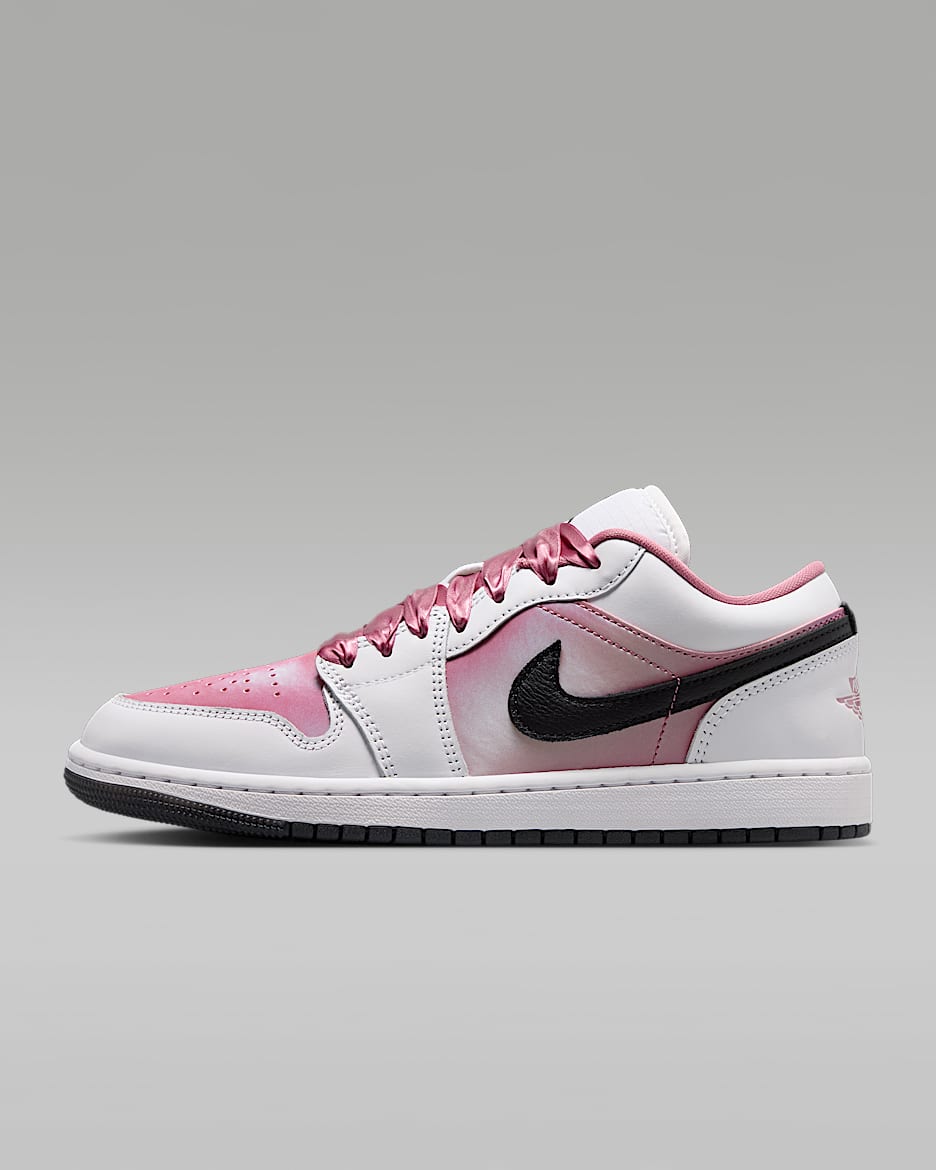 Air Jordan 1 Low SE 女子运动鞋 - 白色/黑/淡莓红