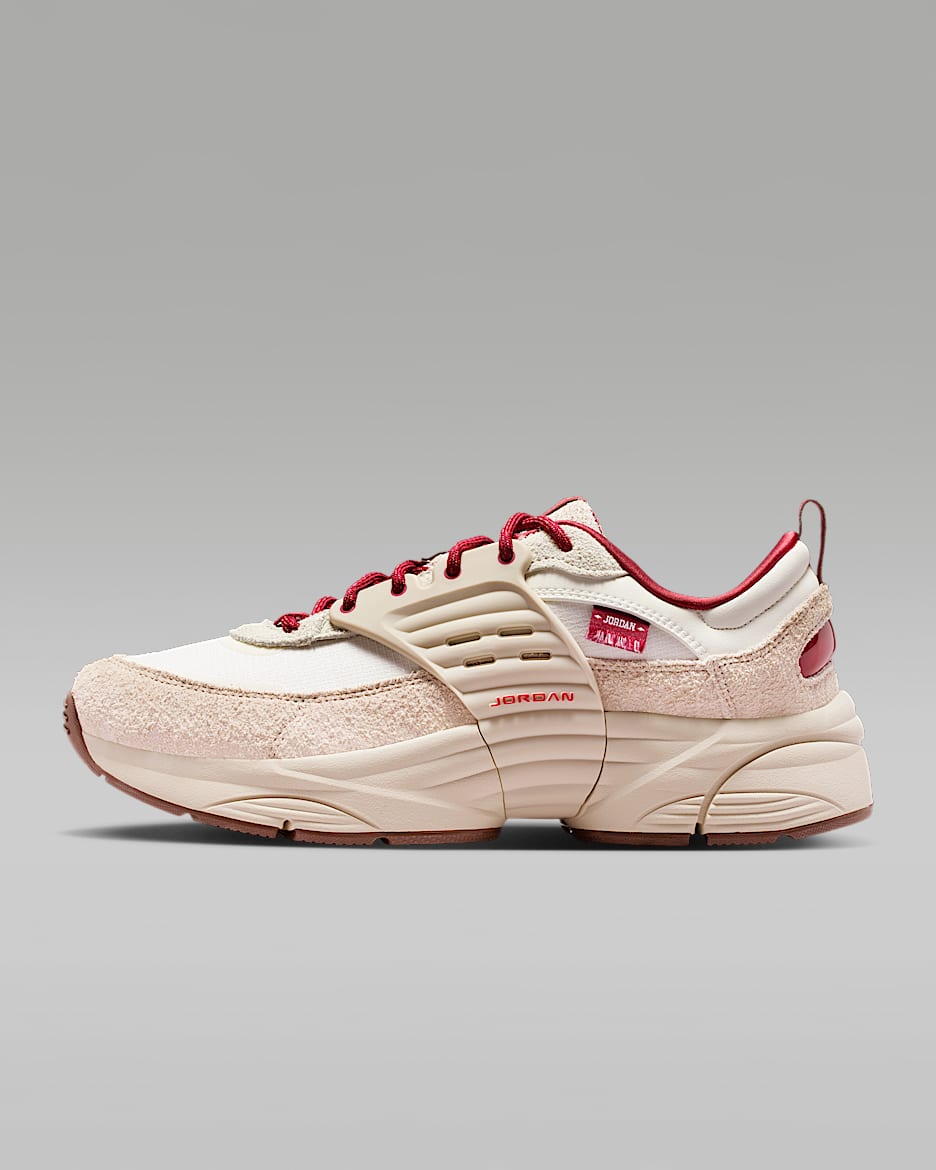 Jordan Trunner O/S 新年系列男子运动鞋漫游飞翼鞋 - 帆白/奶白 II/灰桃红/深队红