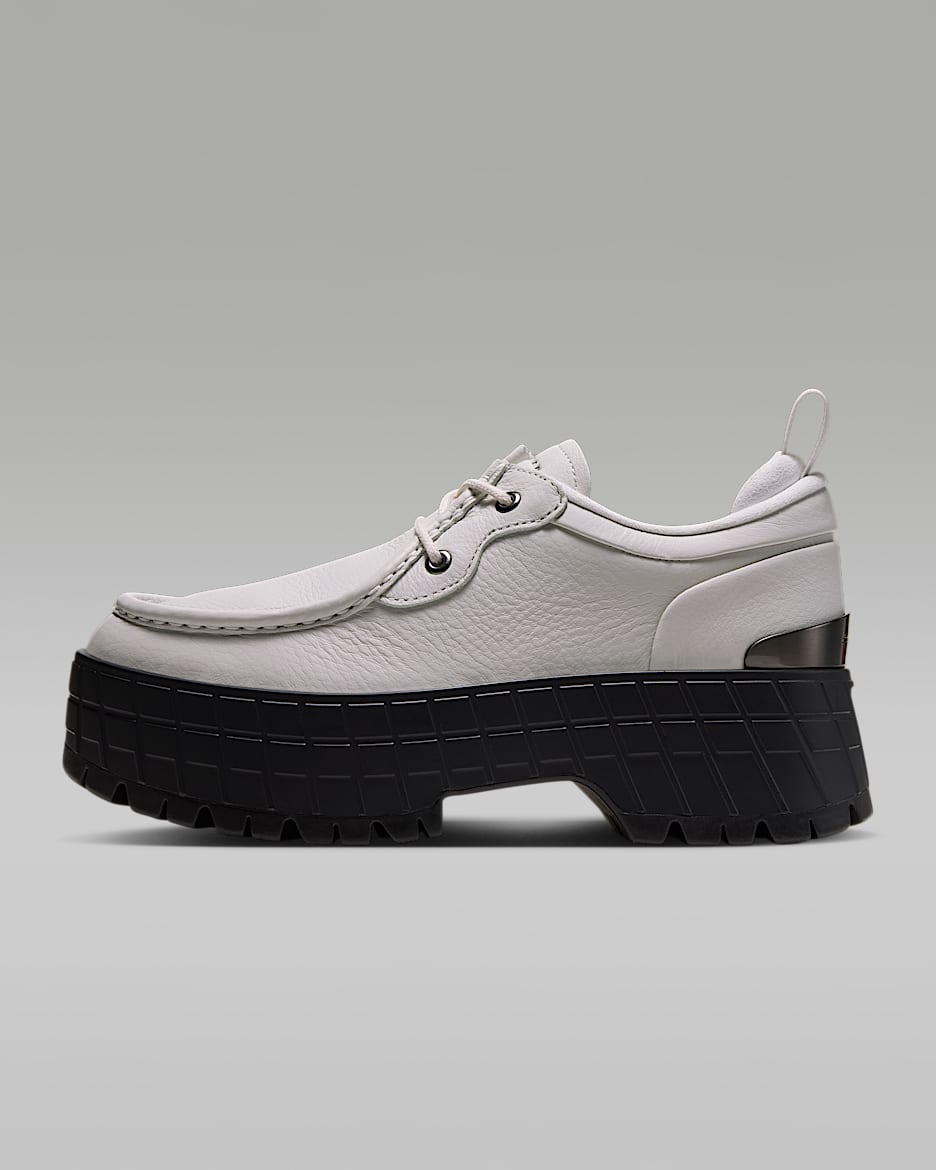 Air Jordan 1 Brooklyn Low 小钢镚女子运动鞋 - 天鹅白/金属银/黑