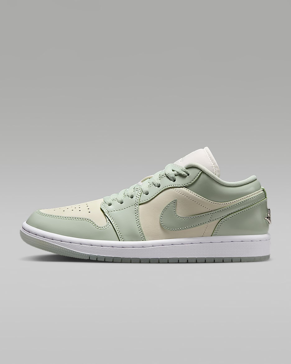 Air Jordan 1 Low SE 女子运动鞋 - 帆白/金属银/白色/水蓝