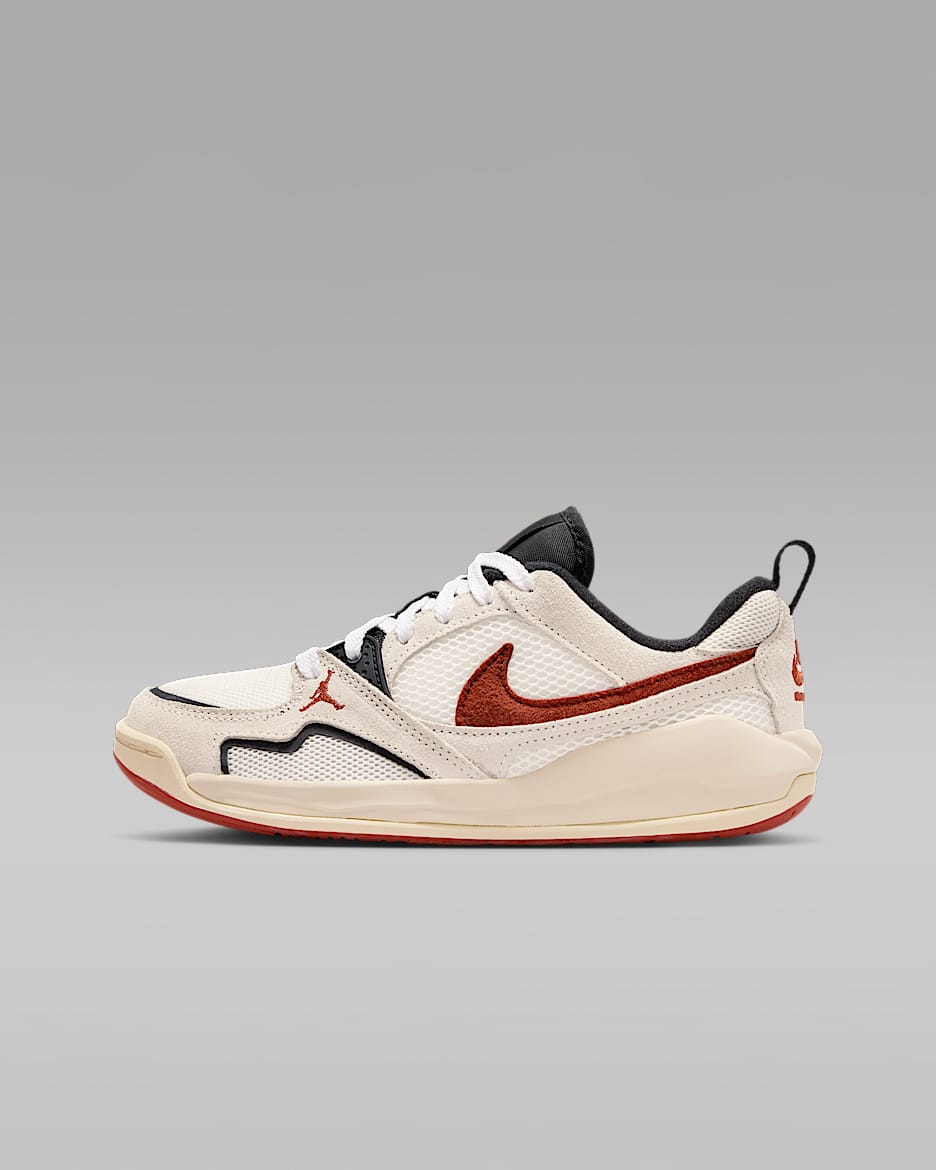 Jordan CMFT Era Jordan 舒释鞋大童运动鞋 - 帆白/黑/淡奶白/石红