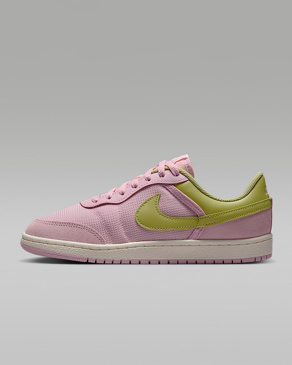 Air Jordan Skyline Low 女子运动鞋 - 胭脂红/帆白/草坪绿