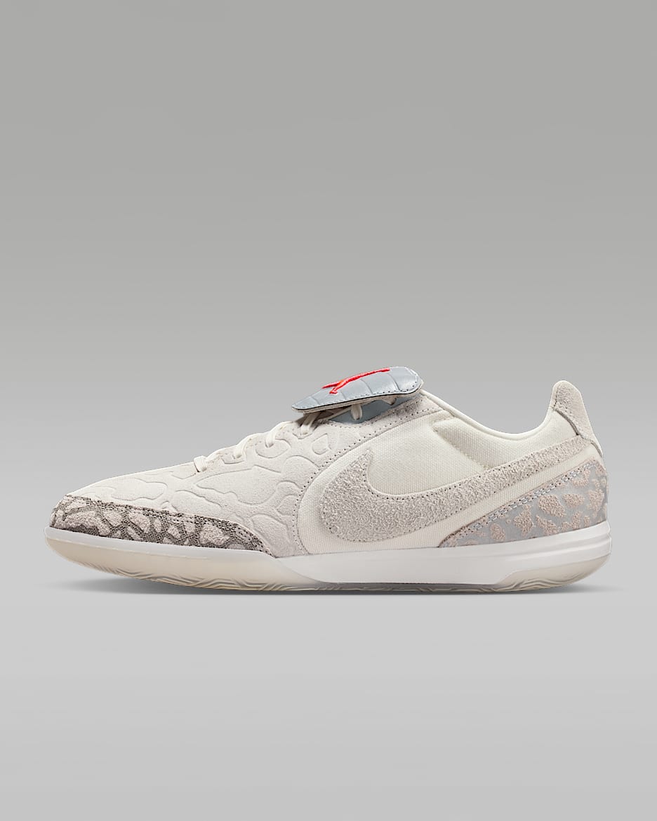 Jordan Tiempo Streetgato SE 天迫系列男/女 IC 室内/球场低帮足球鞋 - 幻影灰白/红外线红 23/帆白