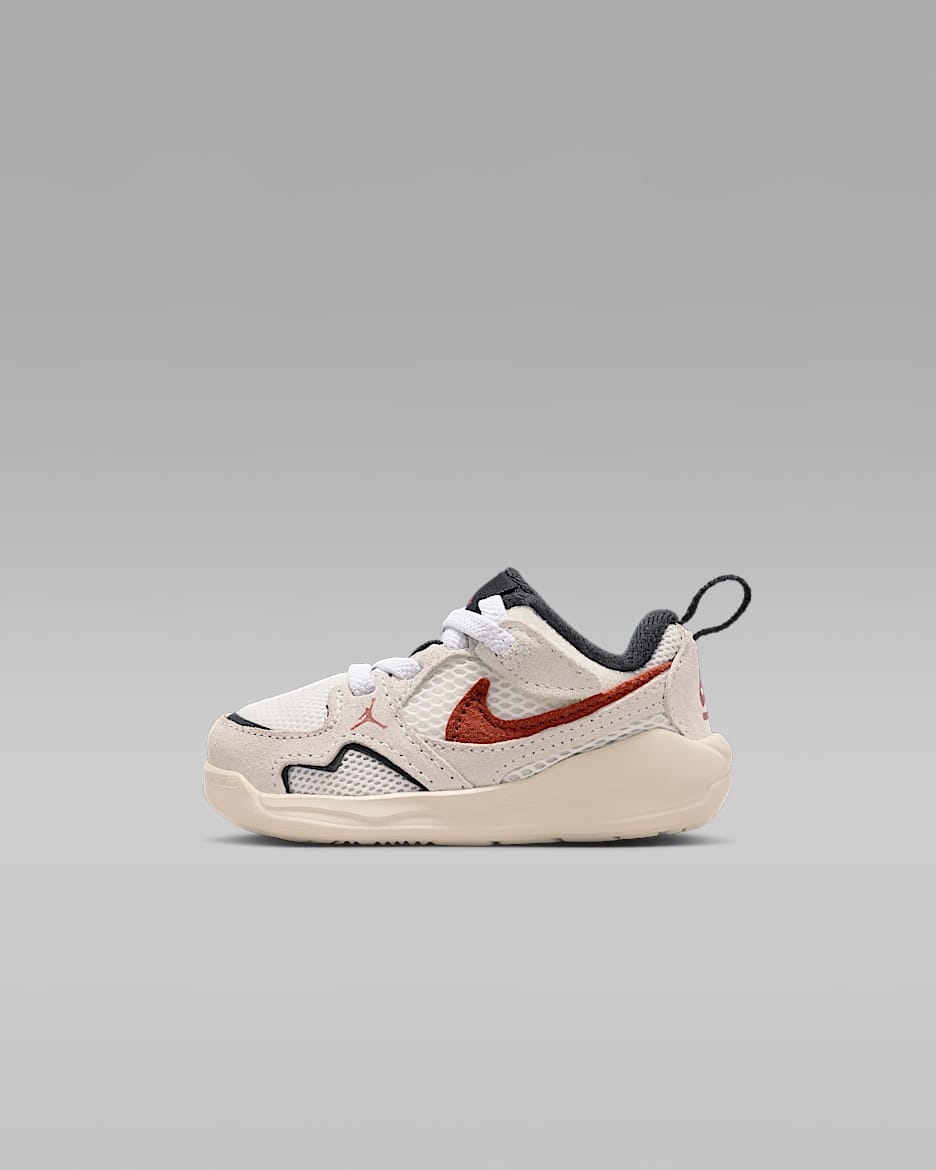 Jordan CMFT Era Jordan 舒释鞋婴童运动鞋 - 帆白/黑/淡奶白/石红