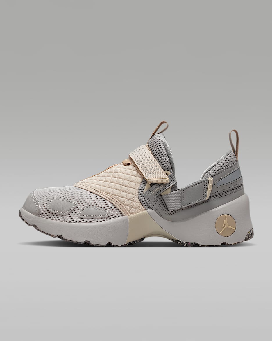 Jordan Trunner LX 女子运动鞋 - 浅铁矿石灰/谜团石灰/麻黄/燕麦色