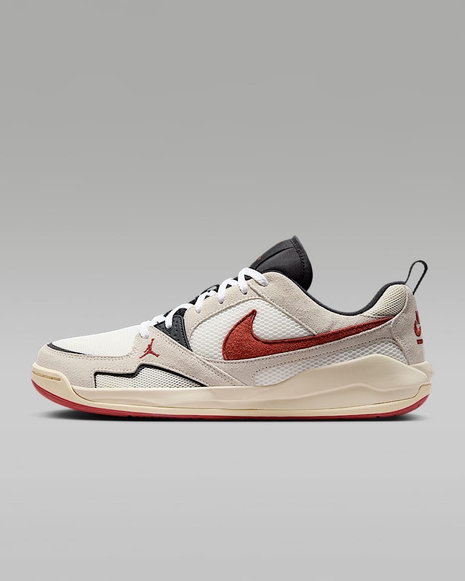 Jordan CMFT Era Jordan 舒释鞋男子运动鞋 - 帆白/黑/淡奶白/石红