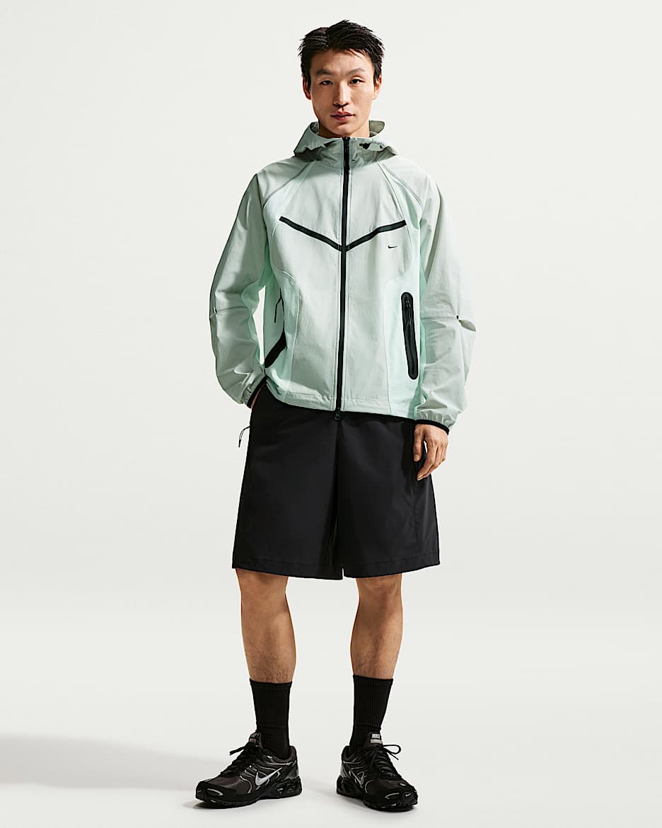 Nike Tech Helios Dri-FIT 男子防晒速干短裤 - 黑/黑