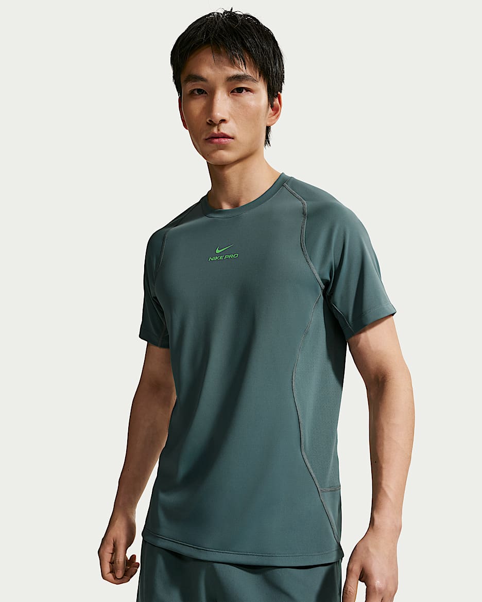 Nike Pro Training Dri-FIT 男子速干短袖训练上衣 - 矿物岩板蓝/冲击绿