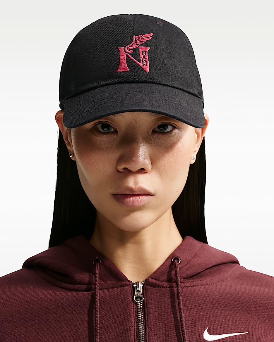 Nike Club 马年限定脱缰系列新年款软顶运动帽 - 黑/深队红