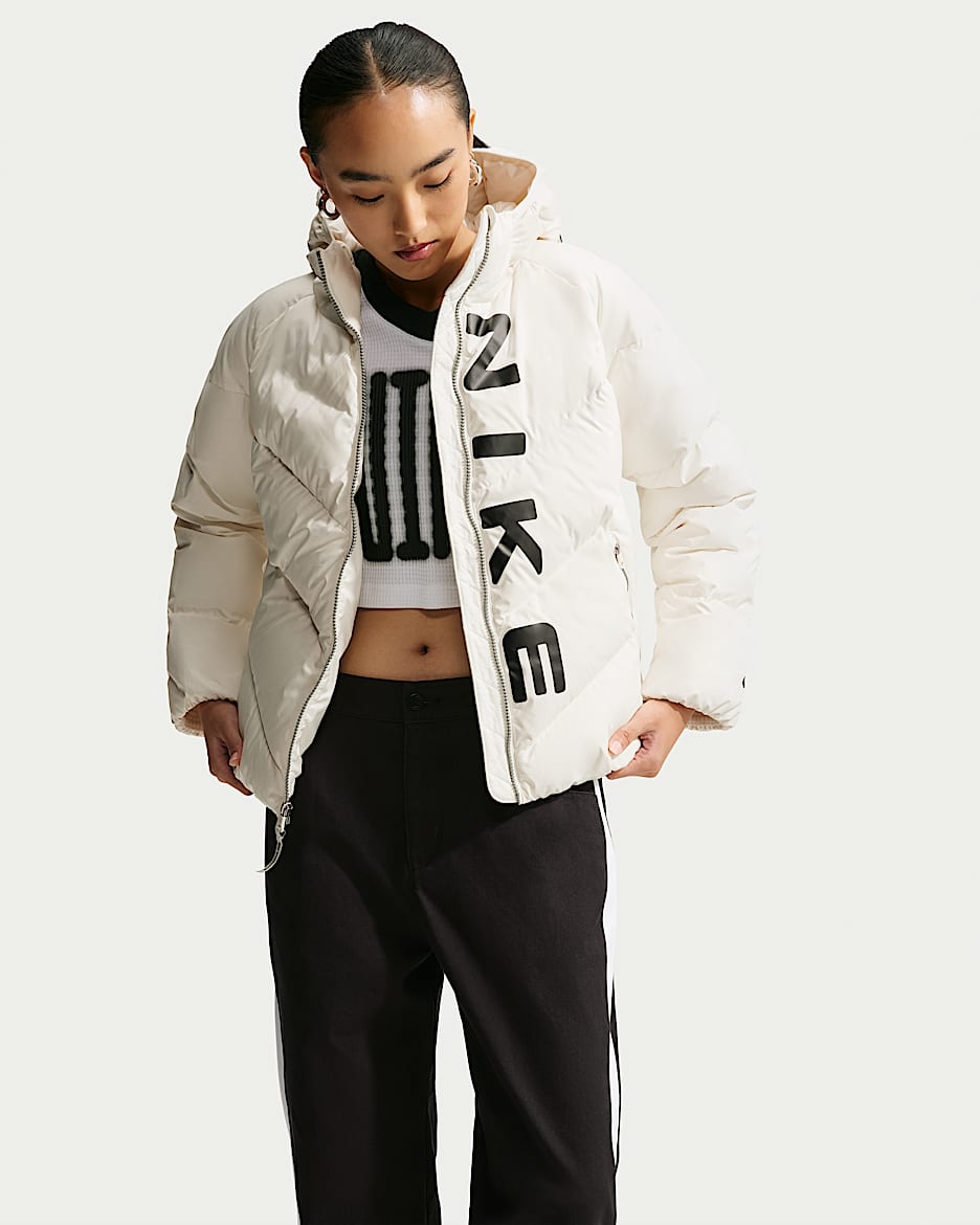Nike Sportswear Storm-FIT 女子防风拒水连帽羽绒夹克 - 帆白