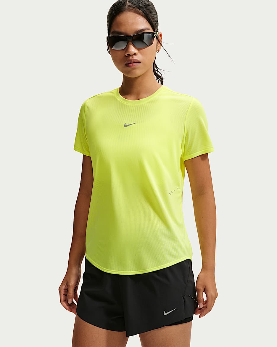 Nike Swift Aero-FIT 女子短袖跑步上衣 - 亮眼柠檬黄/白色