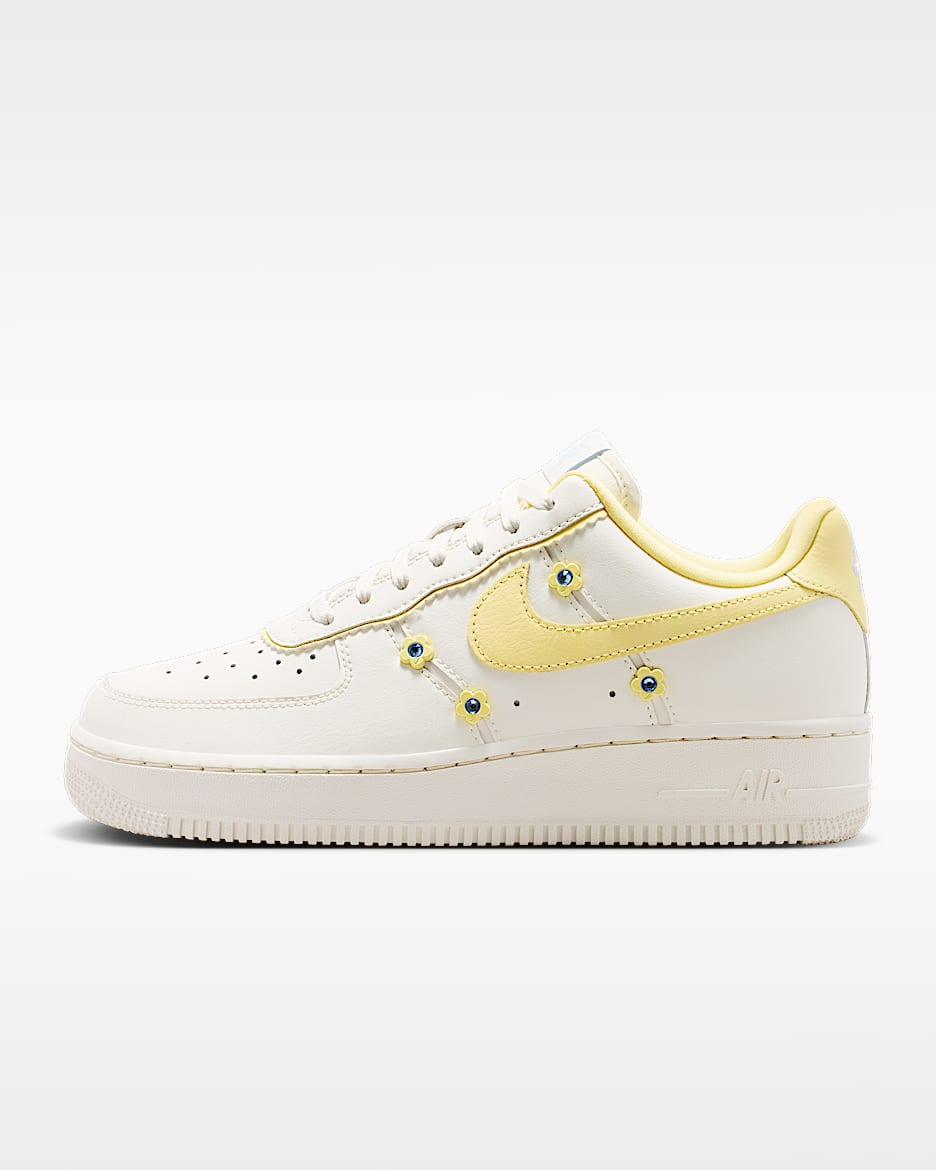 Nike Air Force 1 '07 女子空军一号运动鞋 - 帆白/幻影灰白/氢蓝/柔黄