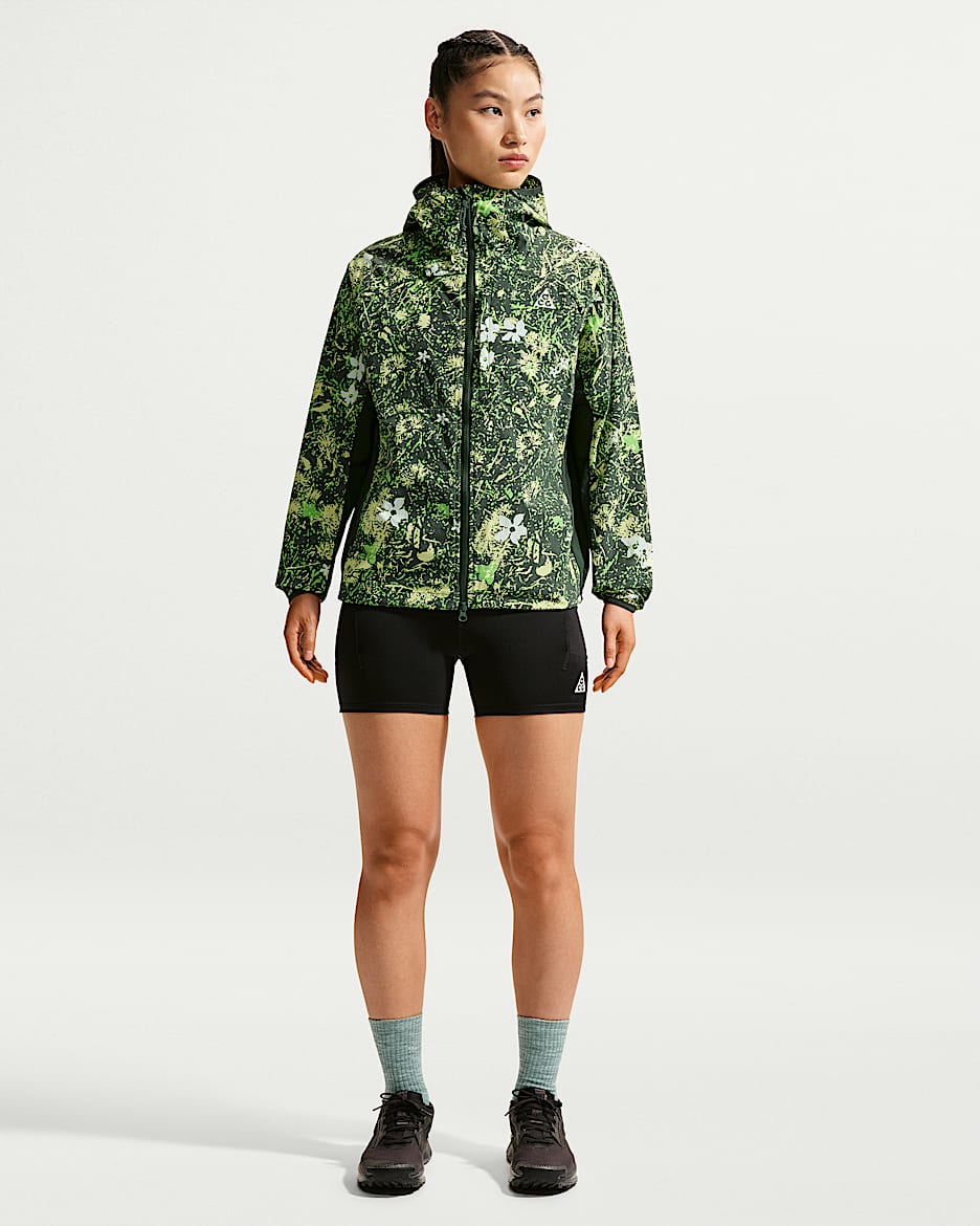 Nike ACG Dri-FIT 女子速干越野跑步短裤 - 黑/山峰白