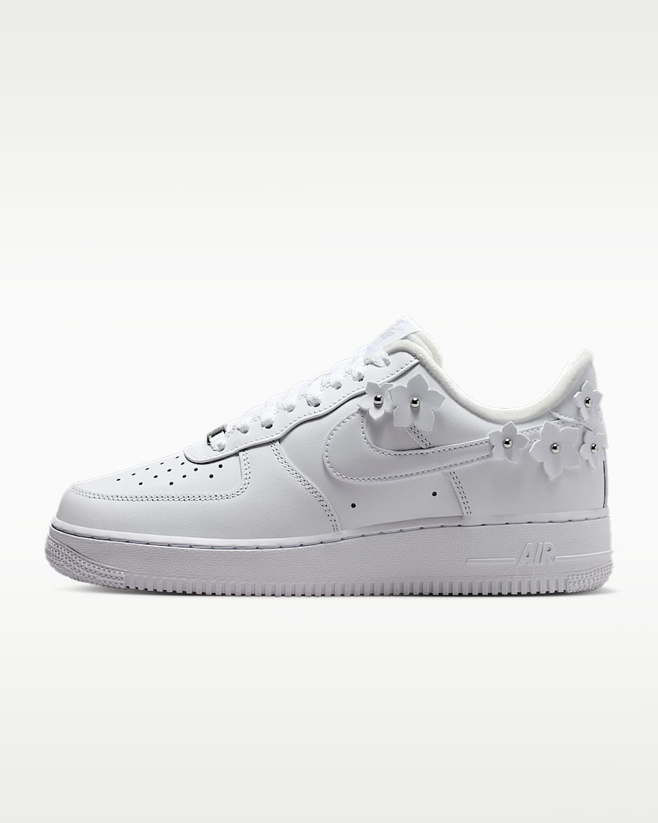 Nike Air Force 1 '07 "Florette" 女子空军一号运动鞋 - 白色/狼灰/金属银/白色