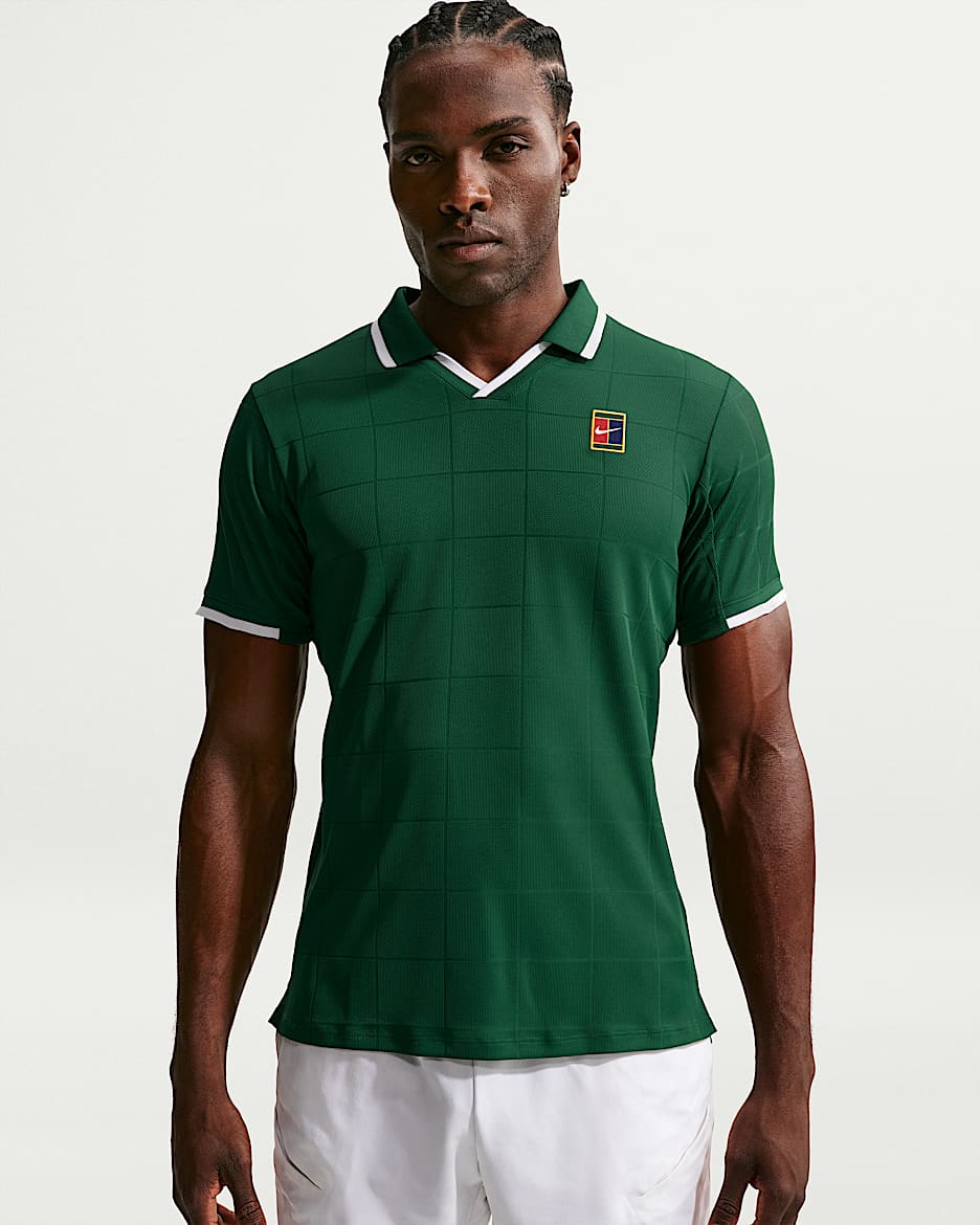 NikeCourt Slam Dri-FIT ADV 扬尼克·辛纳同款男子速干网球翻领T恤 - 峡谷绿