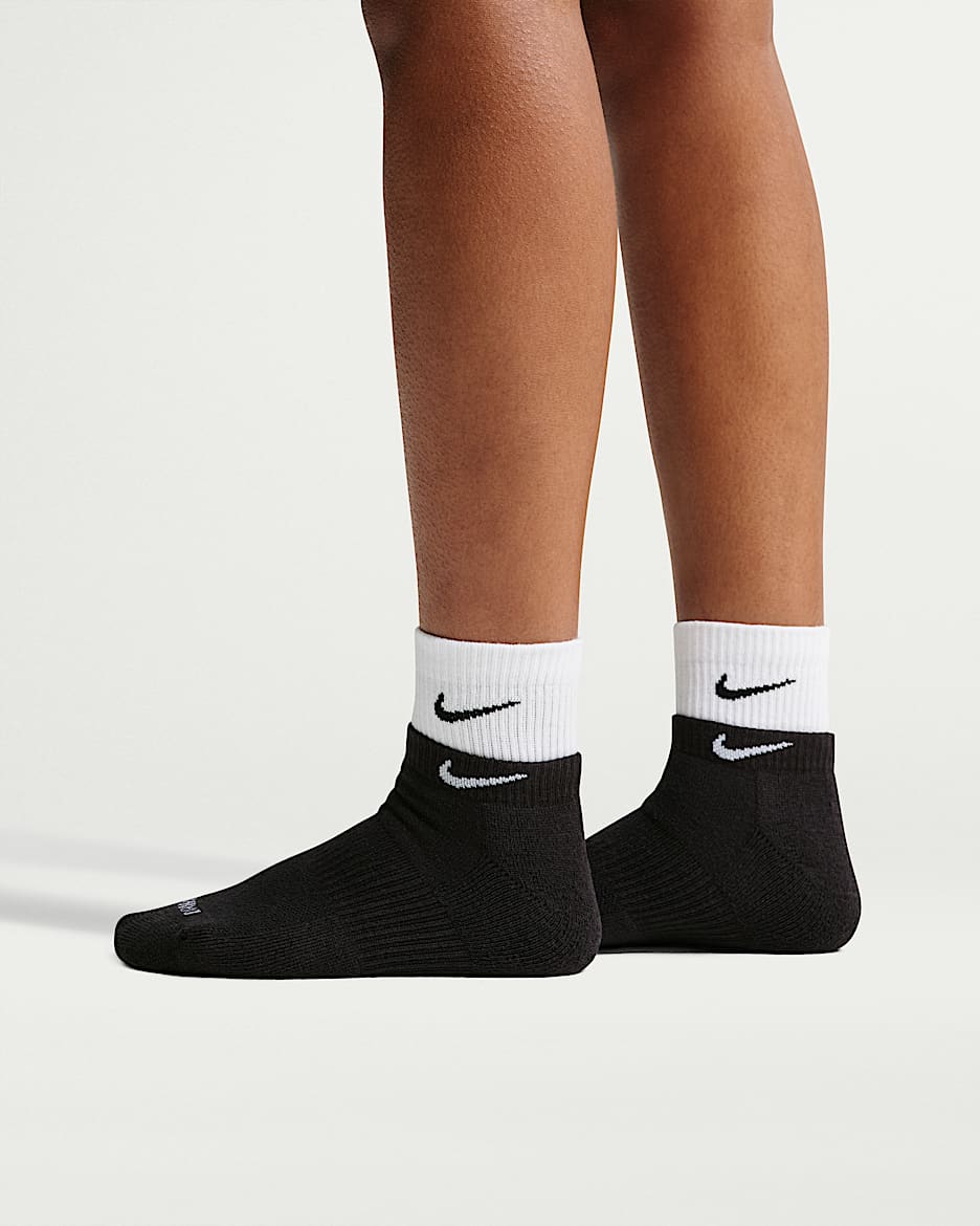 Nike Everyday Plus 舒适速干训练短袜(1 双) - 黑/白色/黑