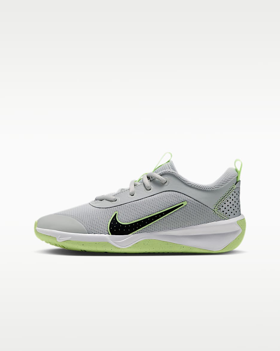 Nike Omni Multi-Court 大童体育课综合运动鞋 - 尘光子色/微黄绿/金属银/黑