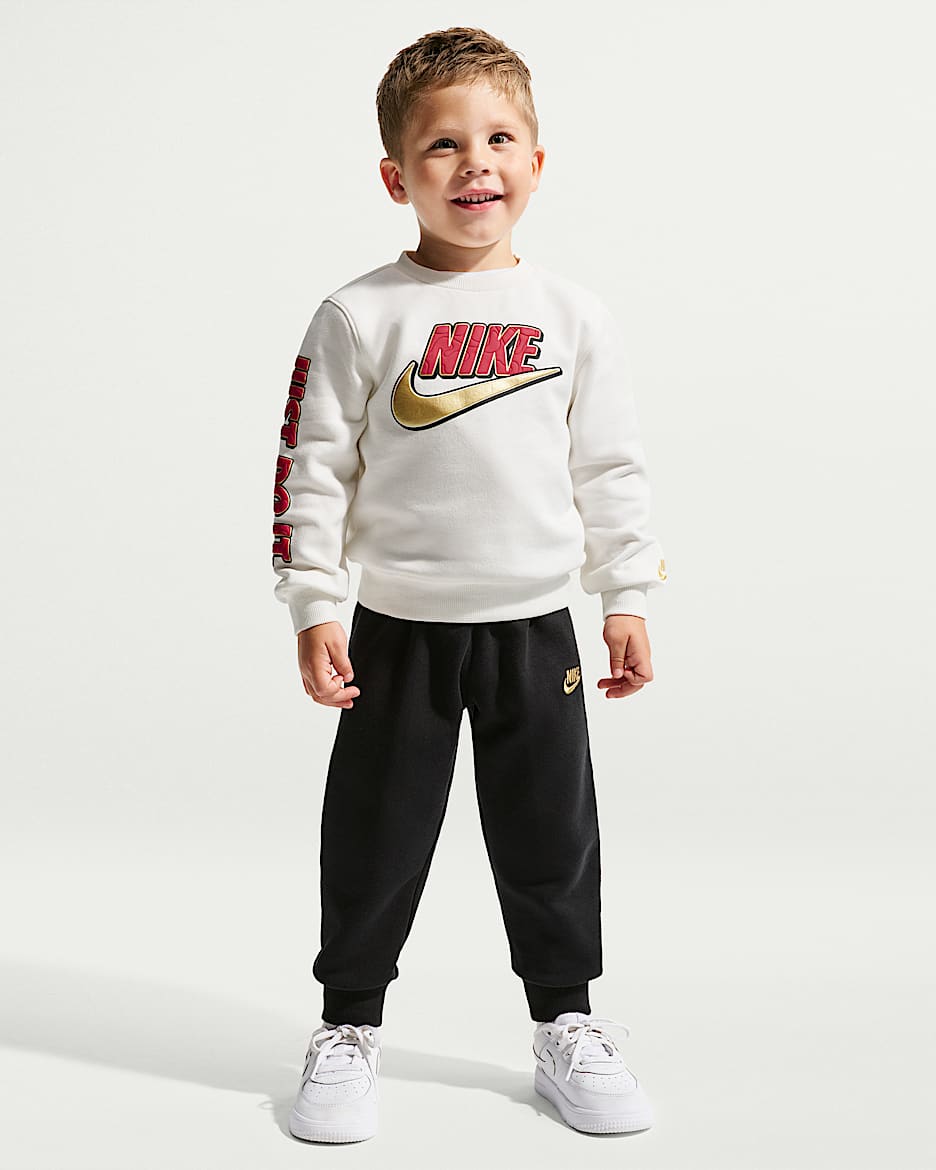 Nike Sportswear Frosted Futura 婴童加绒圆领上衣和长裤套装 - 黑