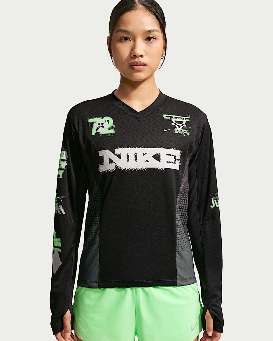 Nike Swift 女子速干长袖跑步上衣 - 黑/铁灰/梦幻绿