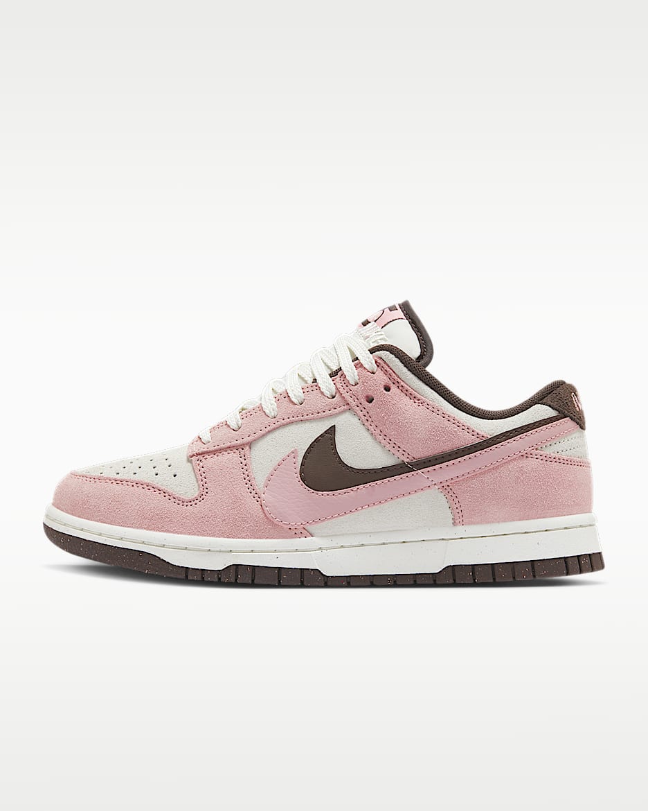 Nike Dunk Low SE 女子双钩设计运动鞋 - 帆白/帆白/巴洛克棕/釉粉