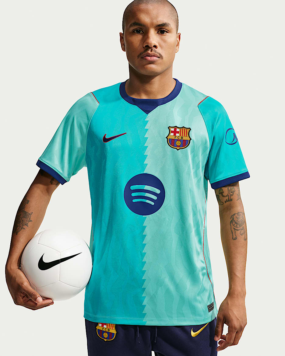 2026/27 赛季巴萨第三球衣球迷版 Nike Dri-FIT 男子速干足球短袖球衣 - 霜绿/霜绿/健身红/宝蓝