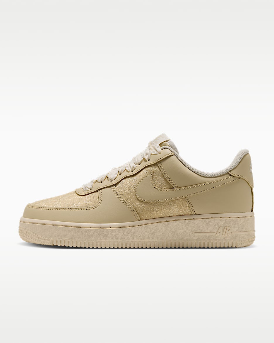 Nike Air Force 1 '07 SE 女子空军一号运动鞋 - 柠檬糖黄/开司米原色/金属山峰白/柠檬糖黄